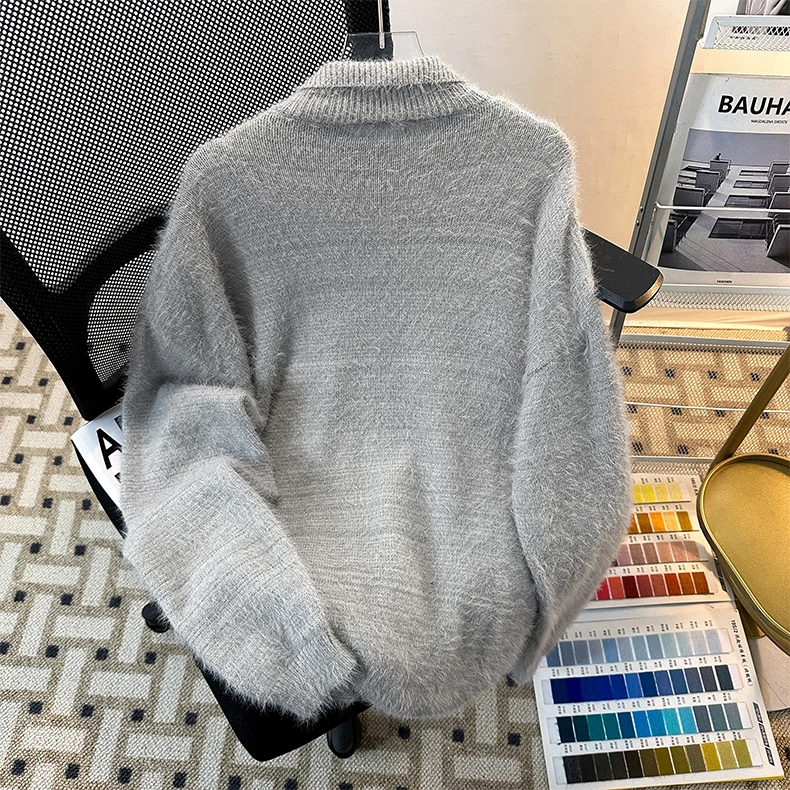 Осень-зима, новый мужской вязаный свитер с v-образным вырезом, американский ретро свободный воротник, теплый пушистый трикотаж из полиэфирного волокна
Осень-зима, новый мужской вязаный свитер с v-образным вырезом, американский ретро свободный воротник, теплый пушистый трикотаж из полиэфирного волокна