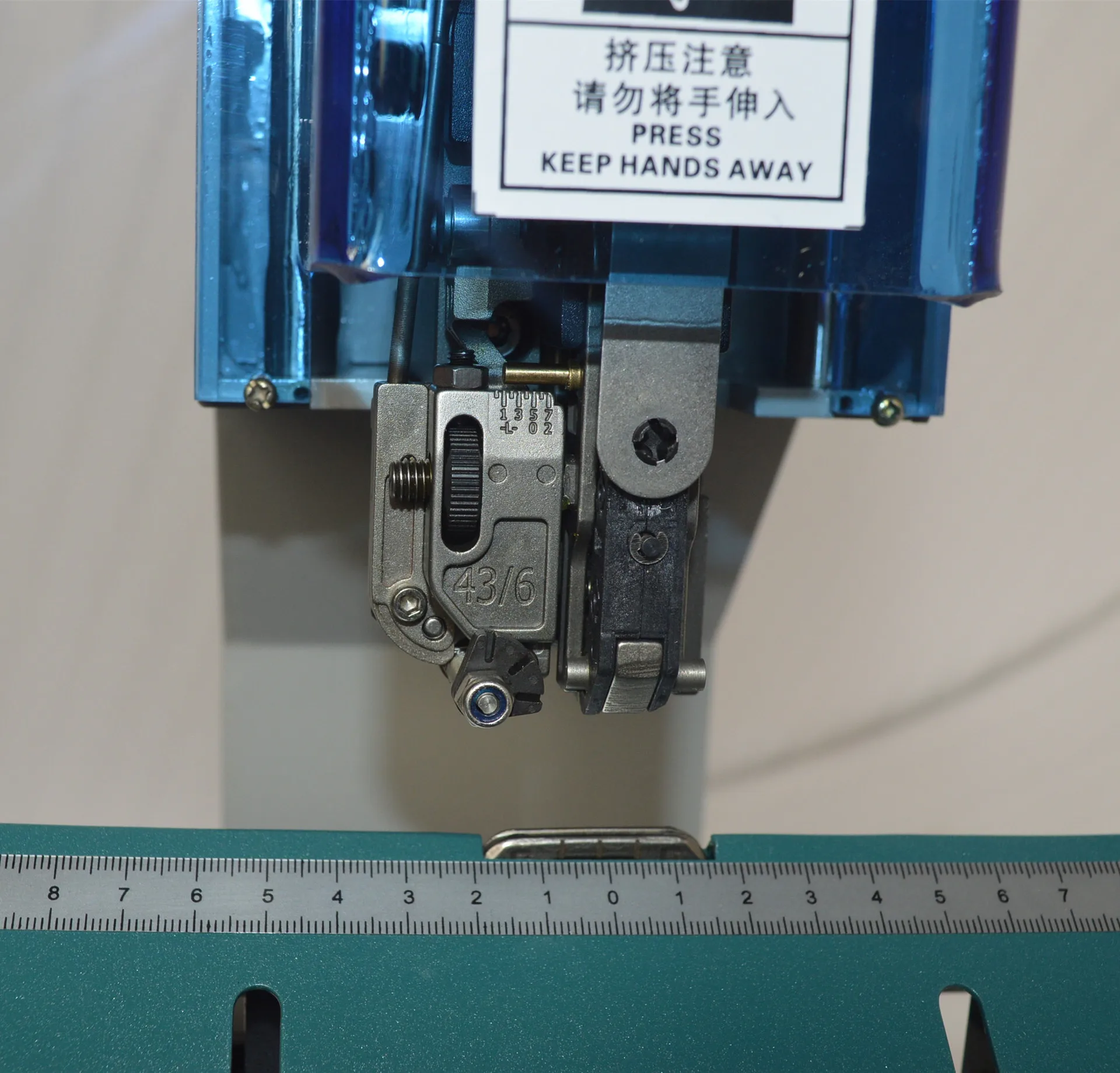 Gold Seller Single Head Electric Stapler Machine Automatic Book Stapler Machine for Office Suppliers 8702H
Gold Seller Single Head Electric Stapler Machine Automatic Book Stapler Machine for Office Suppliers 8702H