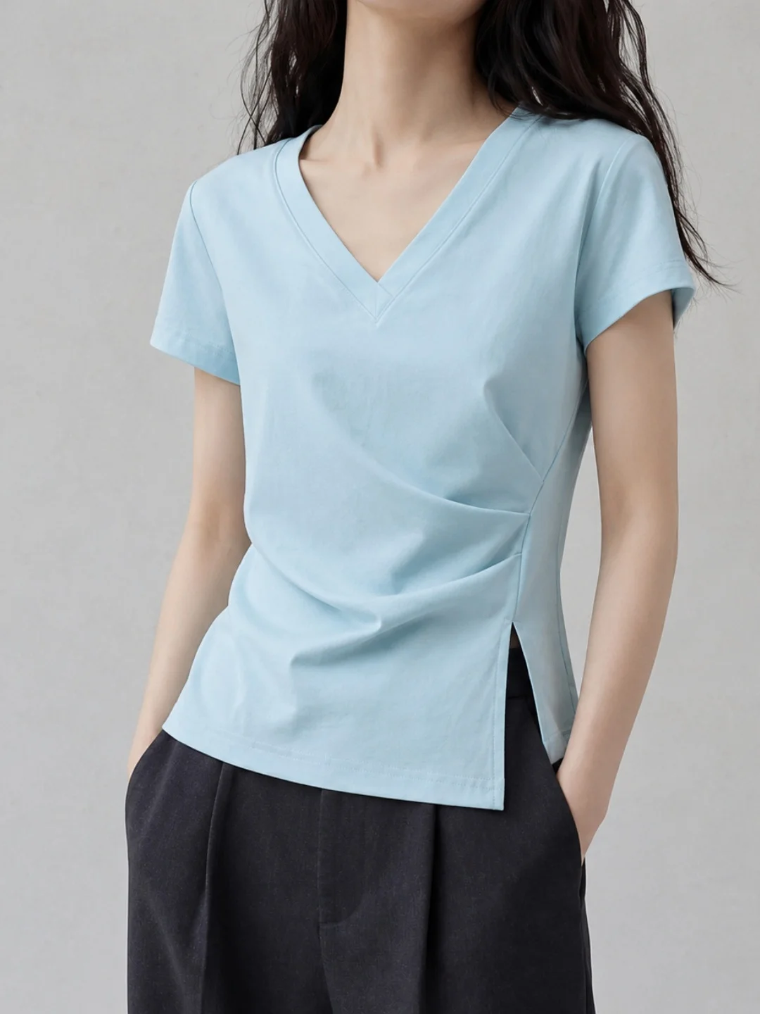 Casual Style Slim Fit Short Sleeve T-Shirt Women's round Neck Top Summer Fashionable Side Slit Design Versatile Casual Wear
Casual Style Slim Fit Short Sleeve T-Shirt Women's round Neck Top Summer Fashionable Side Slit Design Versatile Casual Wear