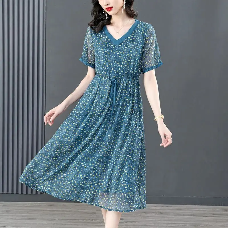 Elegant V-Neck Spliced Bandage Printed Vintage Dress Women's Clothing Summer New Loose Office Lady Floral Dresses
Elegant V-Neck Spliced Bandage Printed Vintage Dress Women's Clothing Summer New Loose Office Lady Floral Dresses