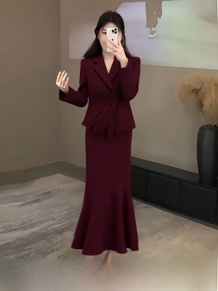 plus Size Winter Coat And Skirt Set in Red Thickened Woolen Material Korean Style Commute Fashion for plus Size Women
plus Size Winter Coat And Skirt Set in Red Thickened Woolen Material Korean Style Commute Fashion for plus Size Women