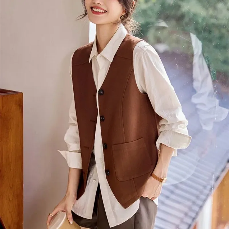 Women's Casual Brown Vest V Neck Button Front Sleeveless Blazer with Pockets
Women's Casual Brown Vest V Neck Button Front Sleeveless Blazer with Pockets