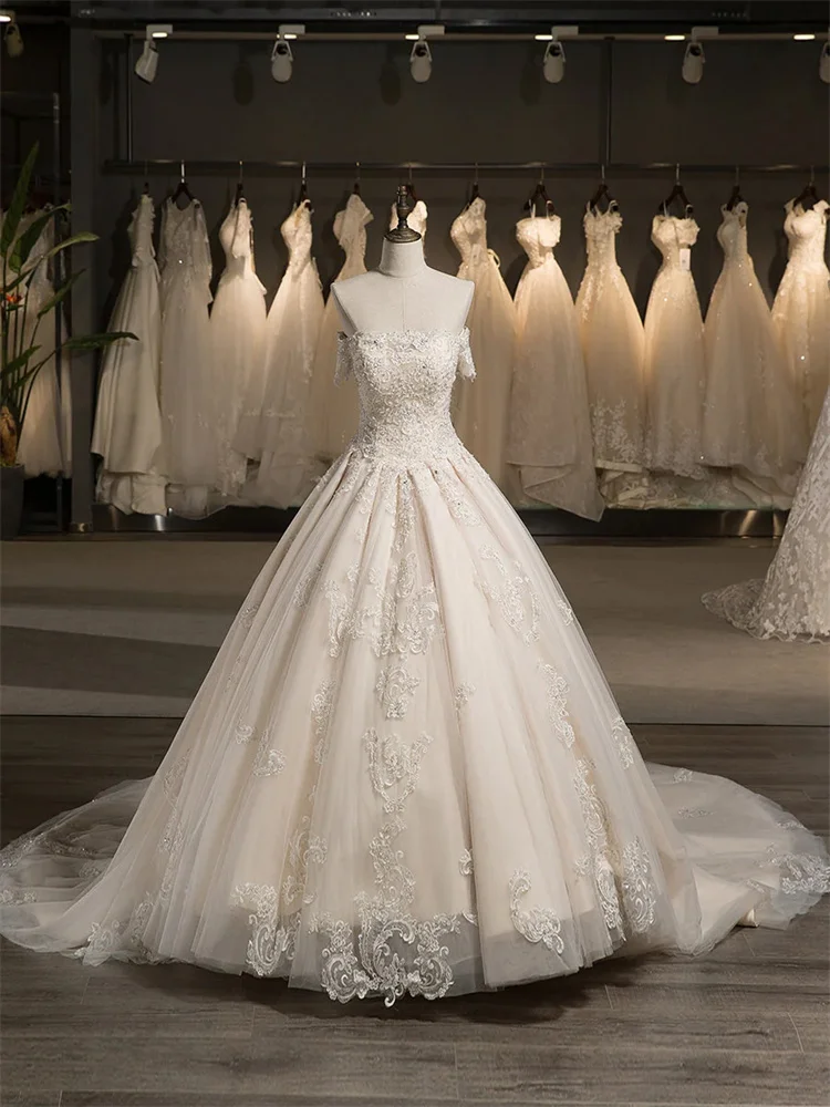 Off-The-Shoulder Short Sleeves Tulle Applique With Beading Court Train Ball Gown Elegant Wedding Dresses For Women 2023 Bride
Off-The-Shoulder Short Sleeves Tulle Applique With Beading Court Train Ball Gown Elegant Wedding Dresses For Women 2023 Bride