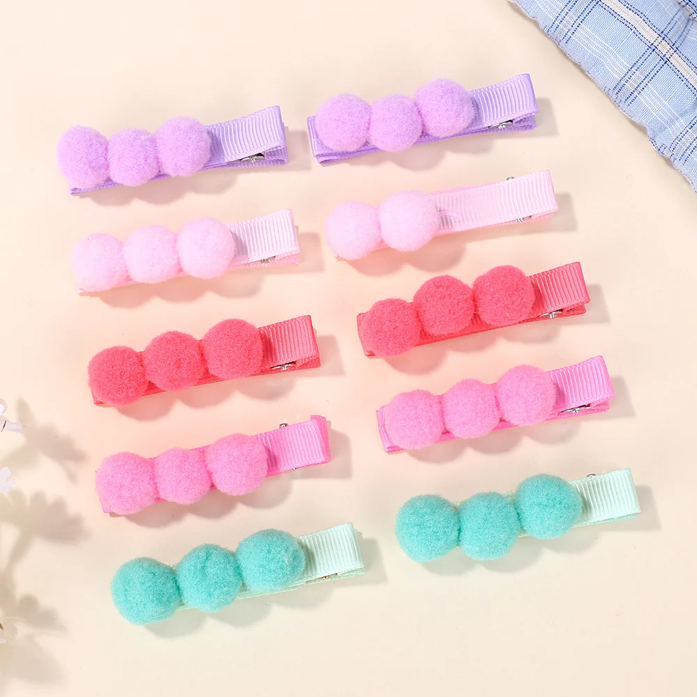 4Pcs random color Cute ball bangs hair clip candy colored sweet girl hair gripes boutique kids headwear
4Pcs random color Cute ball bangs hair clip candy colored sweet girl hair gripes boutique kids headwear