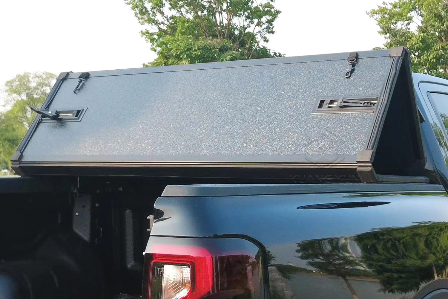 Factory Direct Sales for Toyota Tundra Retractable Aluminum Hard Tri-Fold Tonneau Cover Ranger Model Pickup Beds Cover
Factory Direct Sales for Toyota Tundra Retractable Aluminum Hard Tri-Fold Tonneau Cover Ranger Model Pickup Beds Cover
