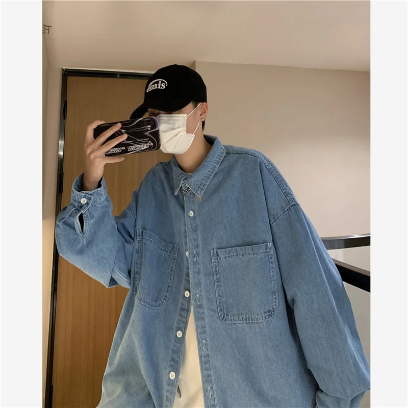 2023 Autumn ins high street cowboy shirt men's design inside couple simple long sleeve outside Lapel shirt Denim camisa jeans
2023 Autumn ins high street cowboy shirt men's design inside couple simple long sleeve outside Lapel shirt Denim camisa jeans