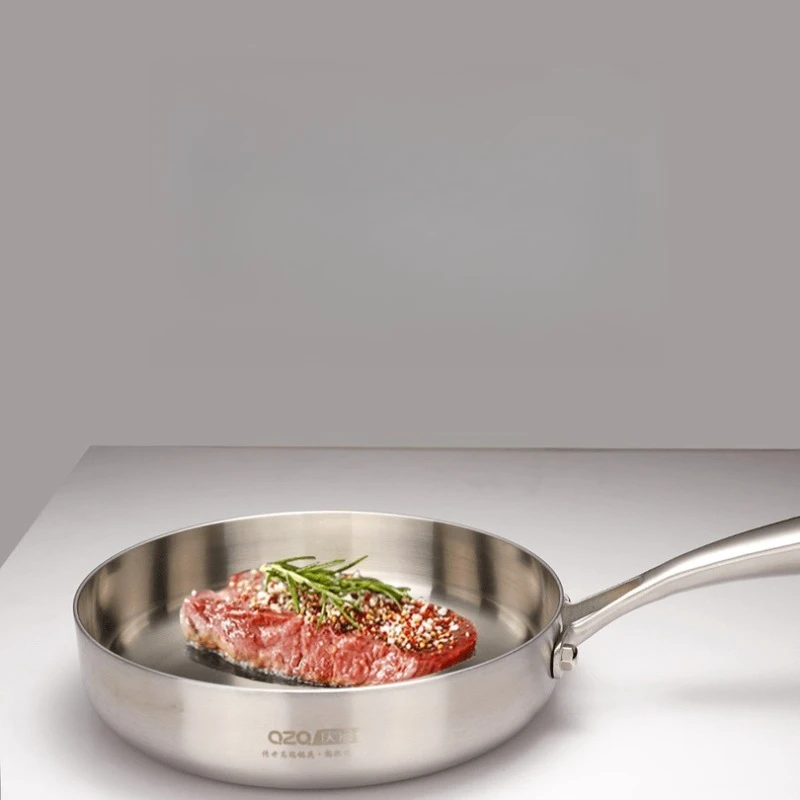 Трехслойная стальная сковорода, утолщенная изысканной бытовой сковородой, удобная и практичная для посудомоечной машины. 
Трехслойная стальная сковорода, утолщенная изысканной бытовой сковородой, удобная и практичная для посудомоечной машины.