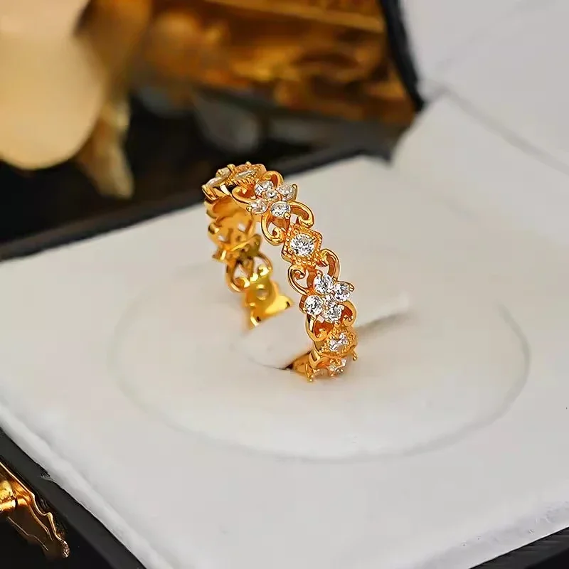 NEW 925 Silver Ring Female Vintager Vintage Style Iris Flower Light Luxury Luxury Luxury Niche Finger Ring Exquisite Hollow
NEW 925 Silver Ring Female Vintager Vintage Style Iris Flower Light Luxury Luxury Luxury Niche Finger Ring Exquisite Hollow