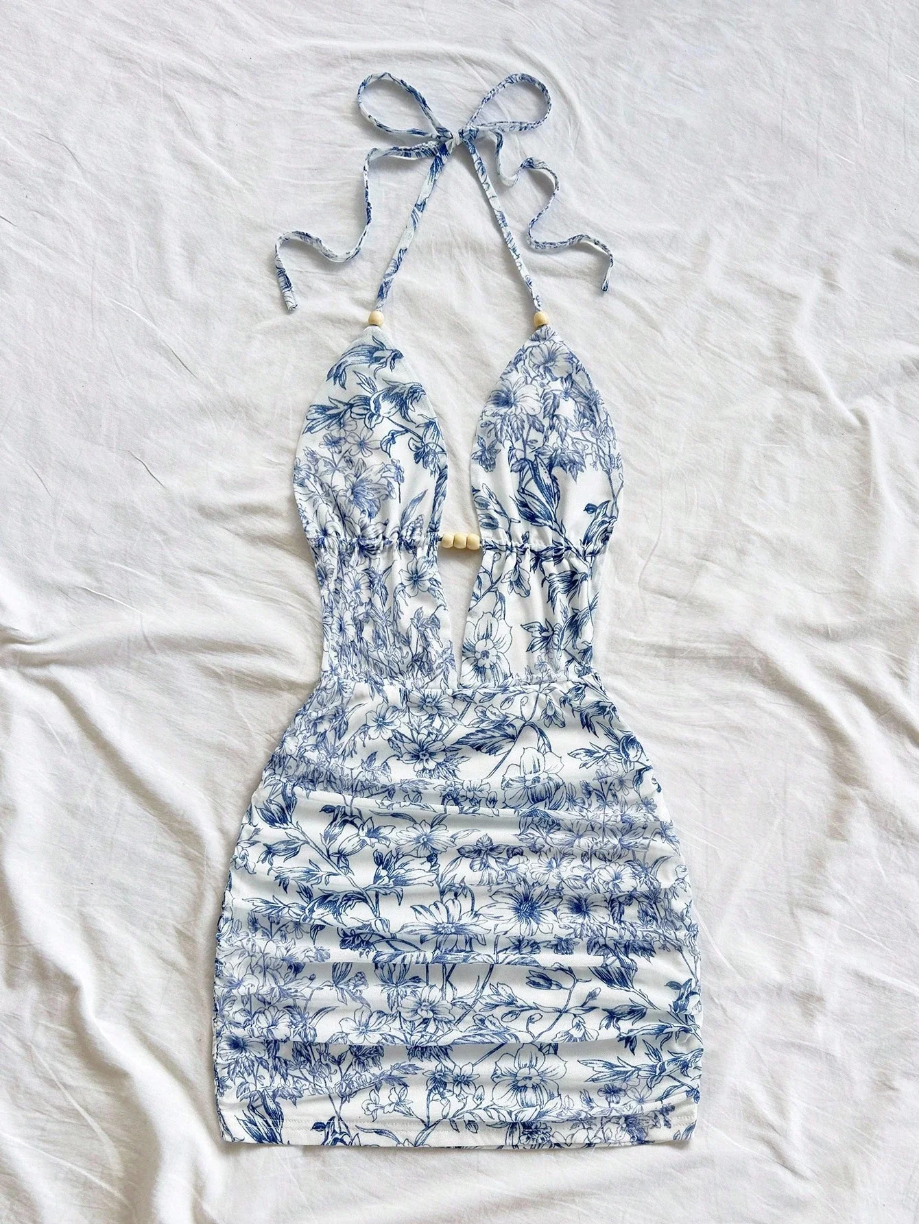 Soleia Women's Vacation Blue & White Floral Print Deep V Neck Tie Strap Backless Ruched Bodycon Mini Dress, Suitable For Party,
Soleia Women's Vacation Blue & White Floral Print Deep V Neck Tie Strap Backless Ruched Bodycon Mini Dress, Suitable For Party,