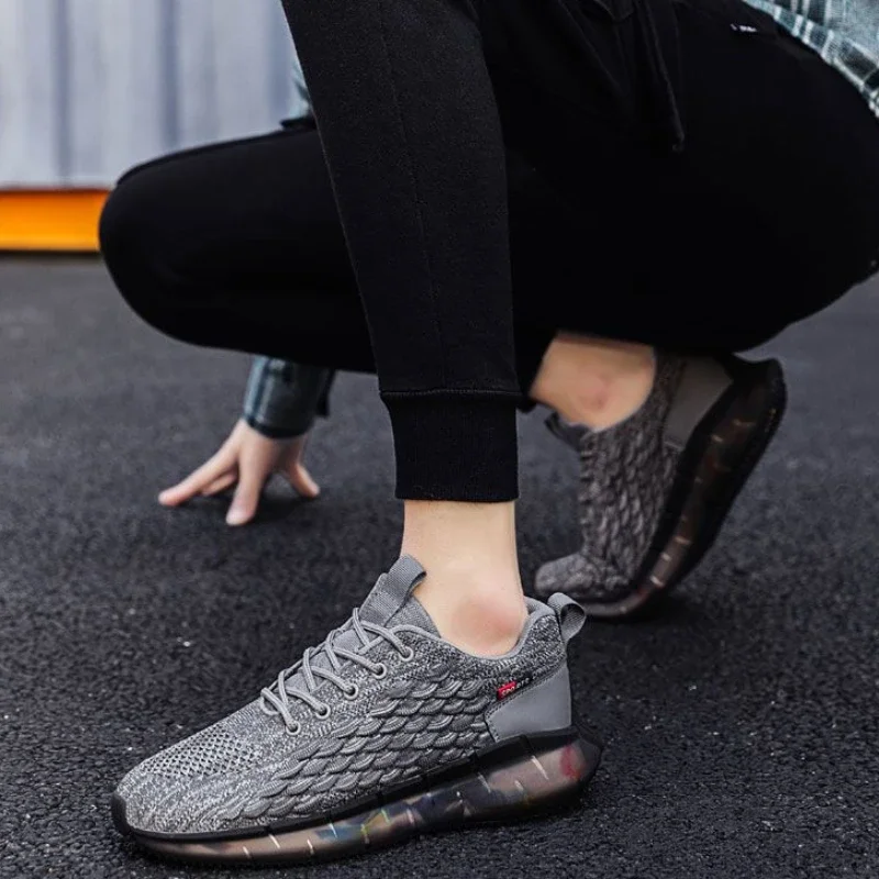 Новые спортивные и модные мужские летние легкие повседневные и удобные кроссовки на шнуровке с рыбьей чешуей и попкорном больших размеров
Новые спортивные и модные мужские летние легкие повседневные и удобные кроссовки на шнуровке с рыбьей чешуей и попкорном больших размеров