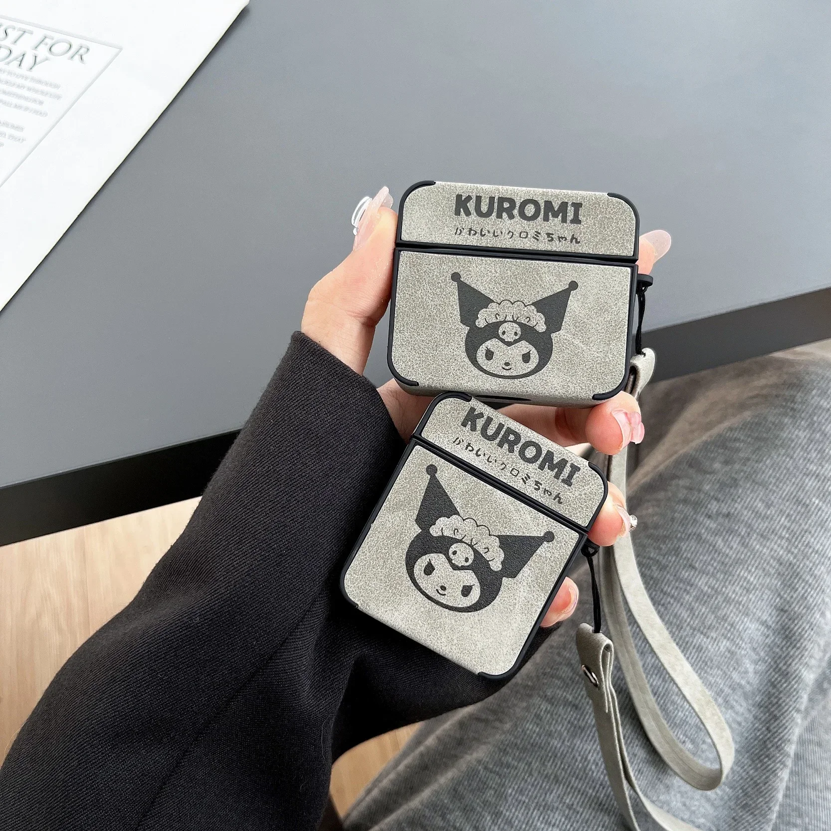 Cute Cartoon Sanrio Kuromi Earphone Protector Suitable for AirPods 1 2 3 Pro Pro2 AirPods 4 Convenient Carrying
Cute Cartoon Sanrio Kuromi Earphone Protector Suitable for AirPods 1 2 3 Pro Pro2 AirPods 4 Convenient Carrying
