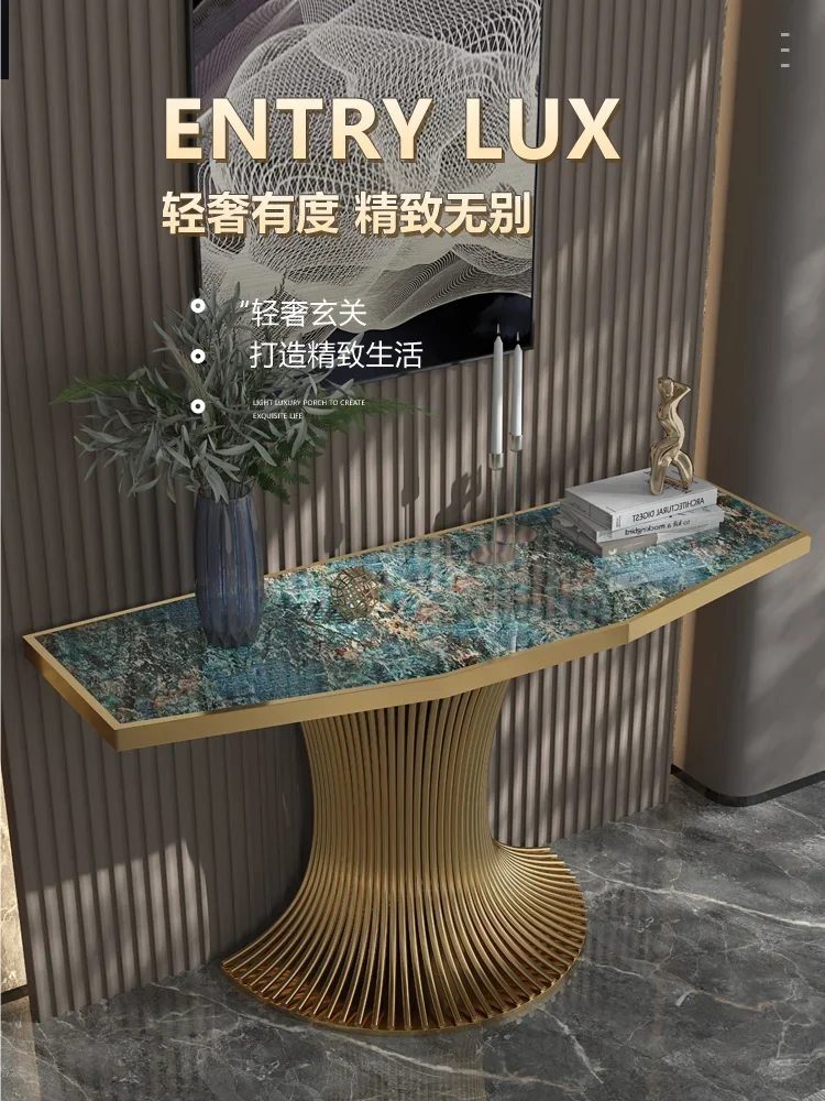 The high-end entrance desk is located against the wall cabinet, and the rock board table is directly opposite the door.
The high-end entrance desk is located against the wall cabinet, and the rock board table is directly opposite the door.