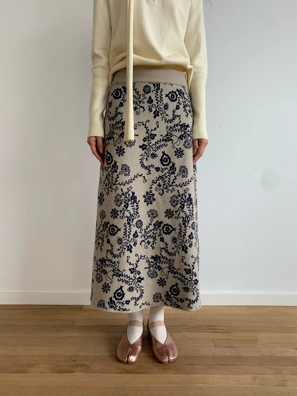 Dorydory Vintage Flird Knitted Midi Skirt Women's Autumn Winter Slimming Long Skirt High Waist Straight Cut Stand Fit
Dorydory Vintage Flird Knitted Midi Skirt Women's Autumn Winter Slimming Long Skirt High Waist Straight Cut Stand Fit