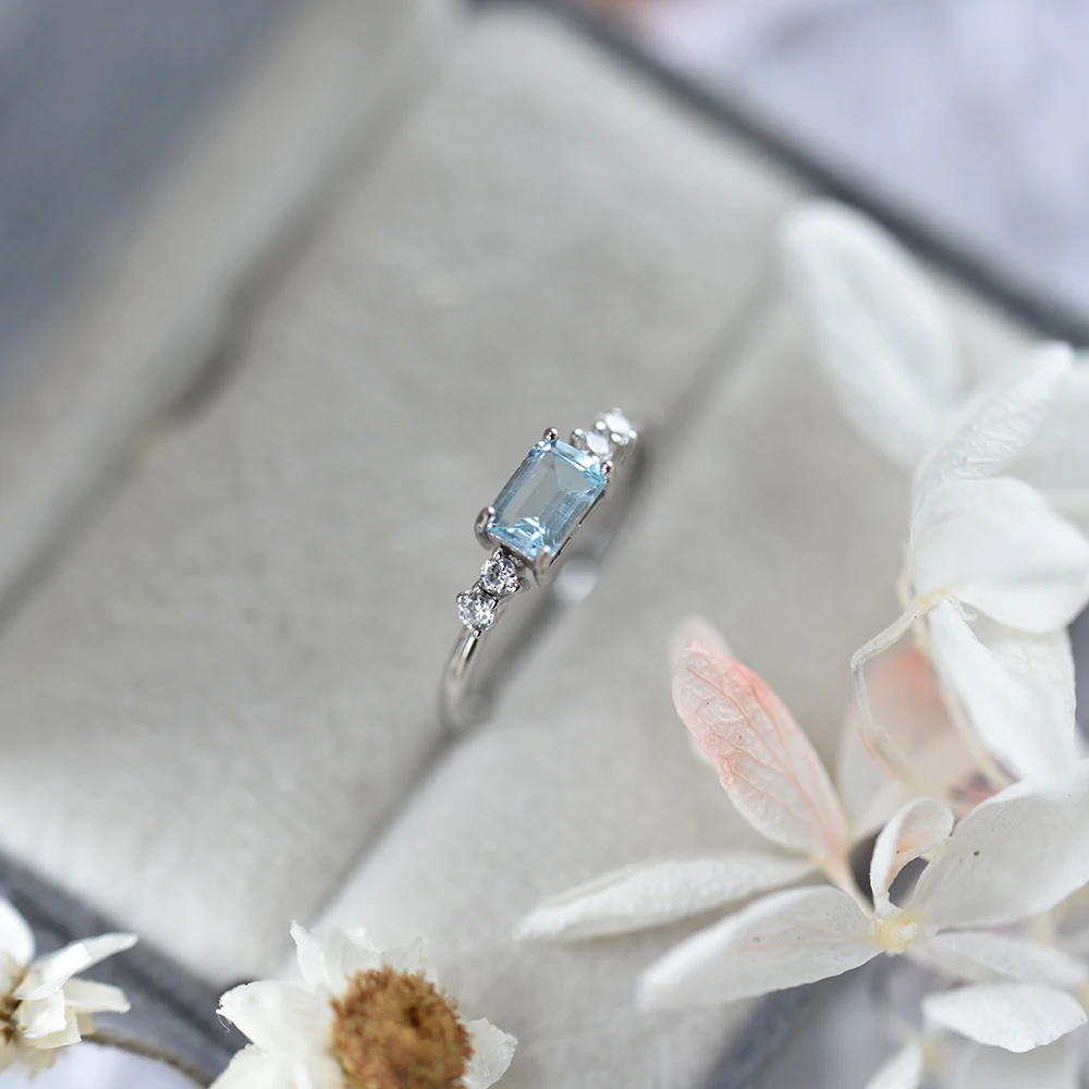 ITSMOS 925 Sterling Silver Rings Simple Luxury Square Natural Crystal Band Rings for Women Korean Charm Jewelry Finger Rings
ITSMOS 925 Sterling Silver Rings Simple Luxury Square Natural Crystal Band Rings for Women Korean Charm Jewelry Finger Rings