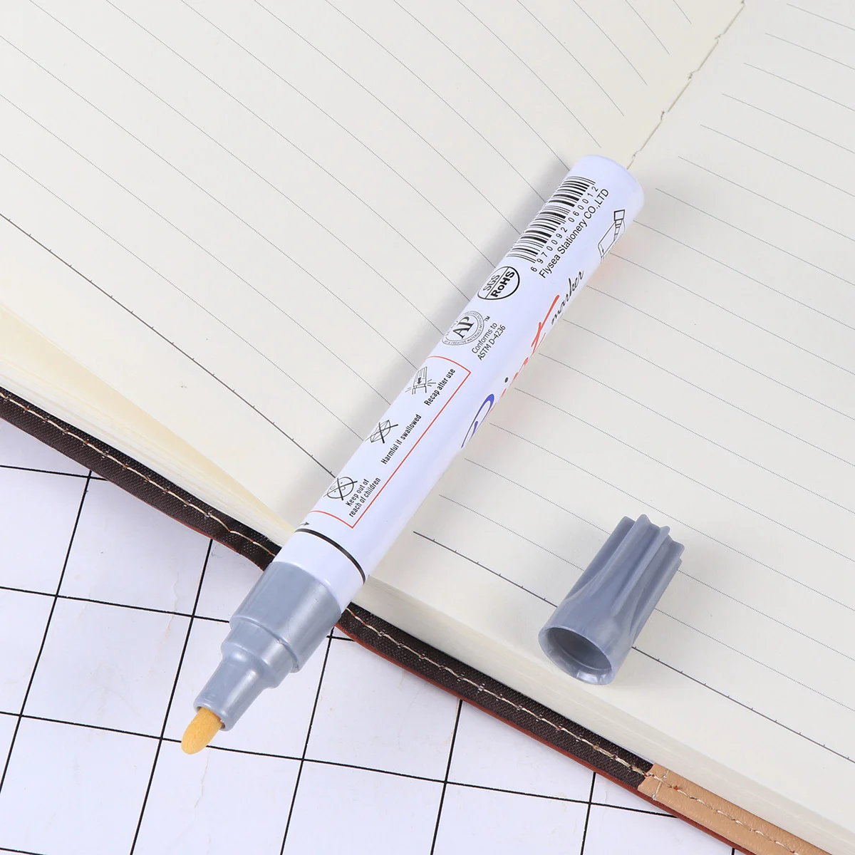 Car Scratch Repair Pen Silver Multi-Surface Touch Up Paint Concealing Tool Automotive Scratch Pen Rust Oxidation Prevention
Car Scratch Repair Pen Silver Multi-Surface Touch Up Paint Concealing Tool Automotive Scratch Pen Rust Oxidation Prevention