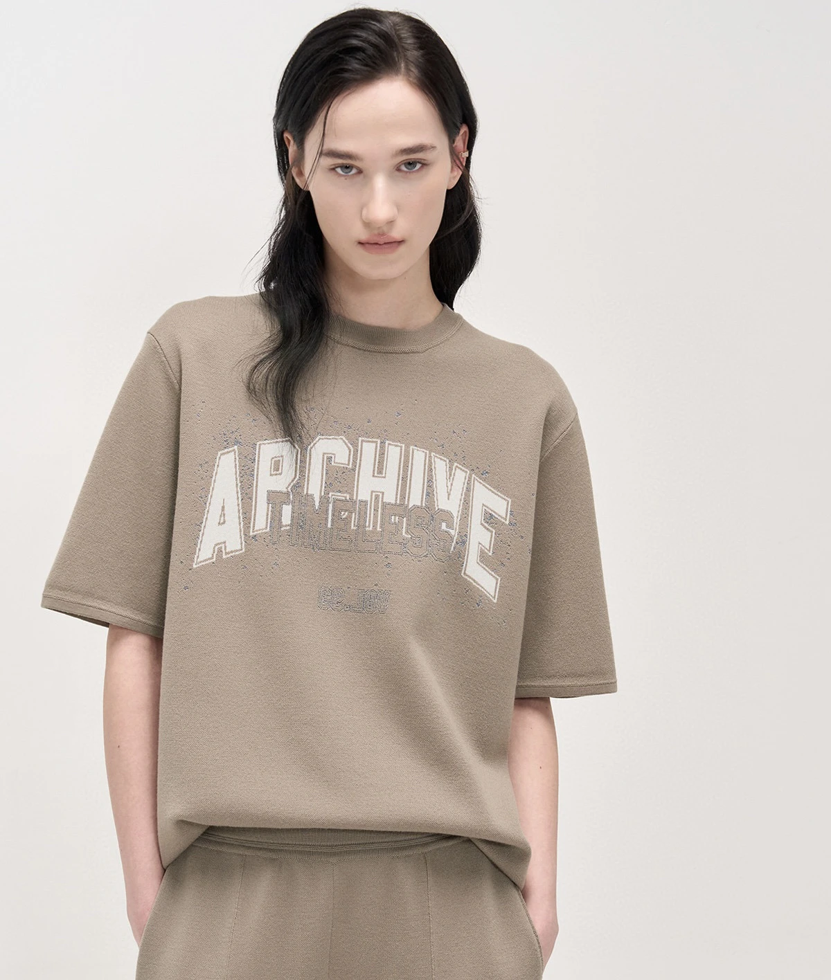 Новая весенняя женская трикотажная футболка с круглым вырезом и коротким рукавом в корейском стиле, с буквенным принтом, повседневная, удобная, дышащая
Новая весенняя женская трикотажная футболка с круглым вырезом и коротким рукавом в корейском стиле, с буквенным принтом, повседневная, удобная, дышащая