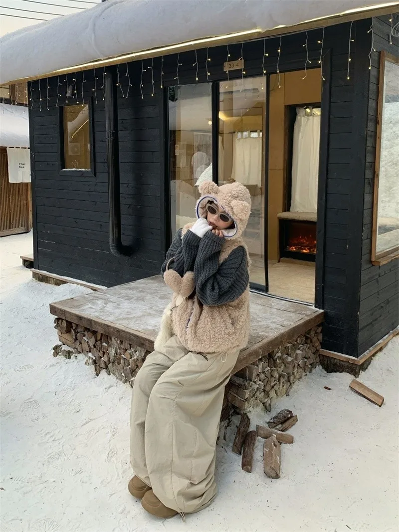 Женская свободная хлопковая куртка с воротником из меха ягненка и капюшоном с медвежьими ушками, зимняя многослойная верхняя одежда, винтажная застежка-молния
Женская свободная хлопковая куртка с воротником из меха ягненка и капюшоном с медвежьими ушками, зимняя многослойная верхняя одежда, винтажная застежка-молния