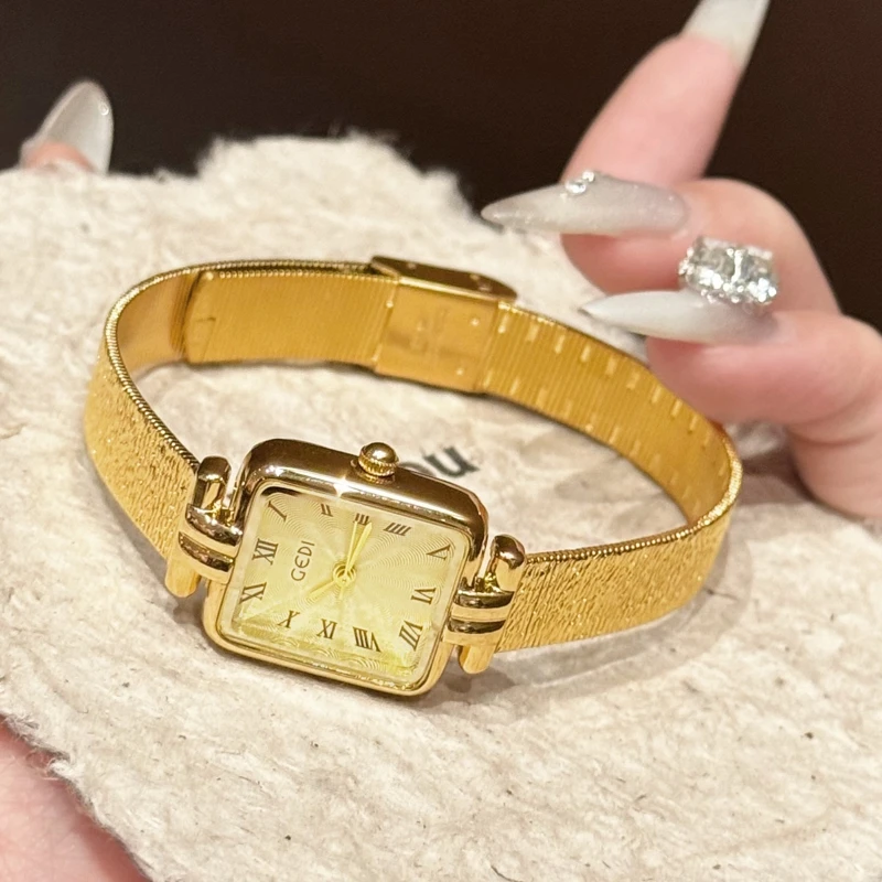 Luxury Vintage Women's Watches Small Roman Numeral Dial Waterproof Quartz Watch Retro Elegant Bracelet Wristwatch Gift for
Luxury Vintage Women's Watches Small Roman Numeral Dial Waterproof Quartz Watch Retro Elegant Bracelet Wristwatch Gift for