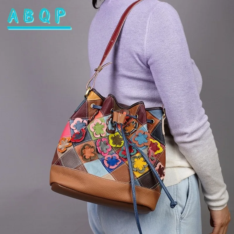 Women's Shoulder Bag Luxury Brand Genuine Leather Women's Shoulder Crossbody Bag Hand-stitched Flower Shape Casual Women's Bag
Women's Shoulder Bag Luxury Brand Genuine Leather Women's Shoulder Crossbody Bag Hand-stitched Flower Shape Casual Women's Bag