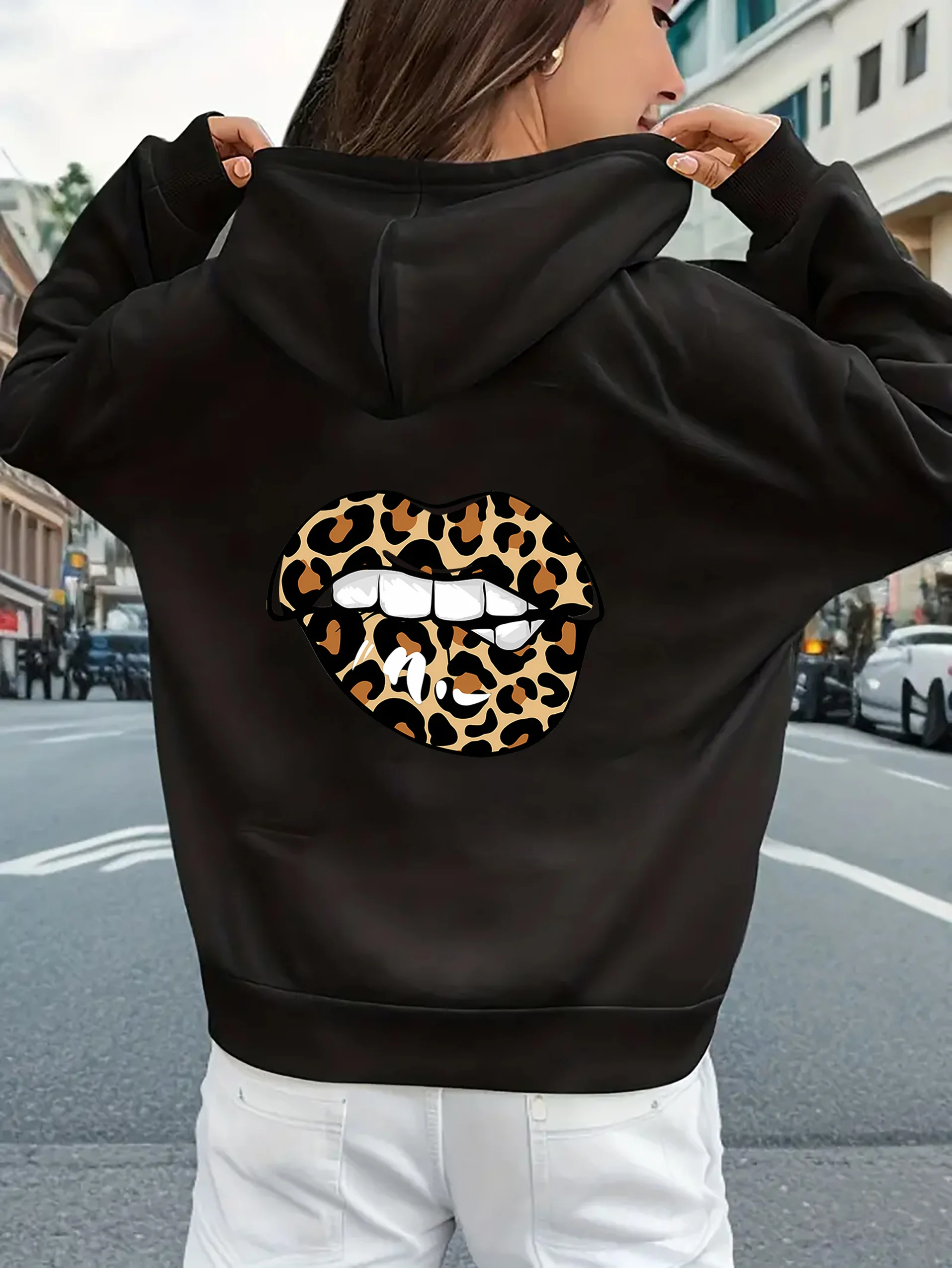 Мужской и женский топ с принтом больших размеров, свободный повседневный, мягкий, удобный и дышащий, свободный пуловер с капюшоном для занятий спортом на открытом воздухе
Мужской и женский топ с принтом больших размеров, свободный повседневный, мягкий, удобный и дышащий, свободный пуловер с капюшоном для занятий спортом на открытом воздухе