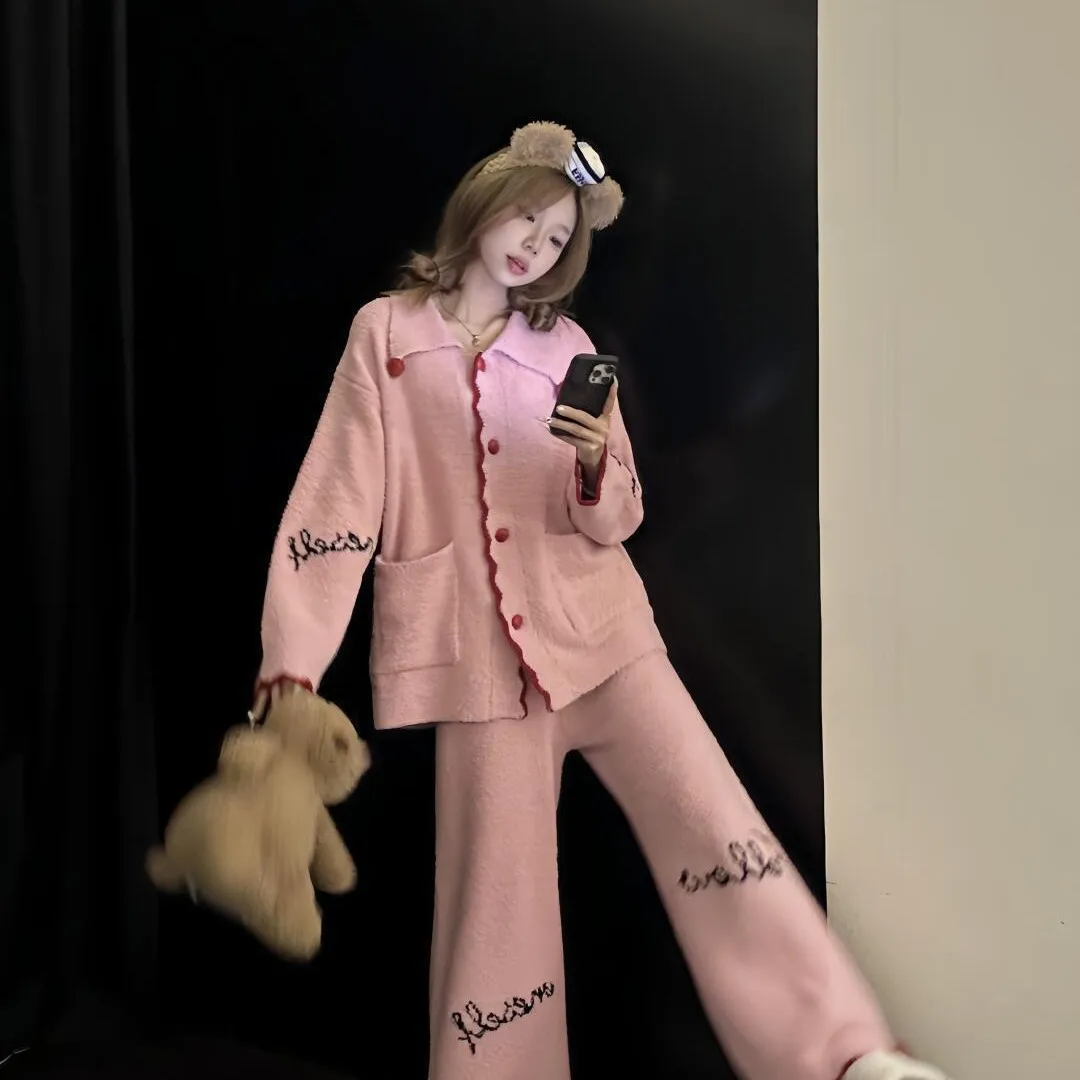 Pink Winter Sleepwear Girls Plush Pajamas for Women Autumn Thickened Warm Home Wear Set Fashion Loungewear Can Outdoor Wear
Pink Winter Sleepwear Girls Plush Pajamas for Women Autumn Thickened Warm Home Wear Set Fashion Loungewear Can Outdoor Wear