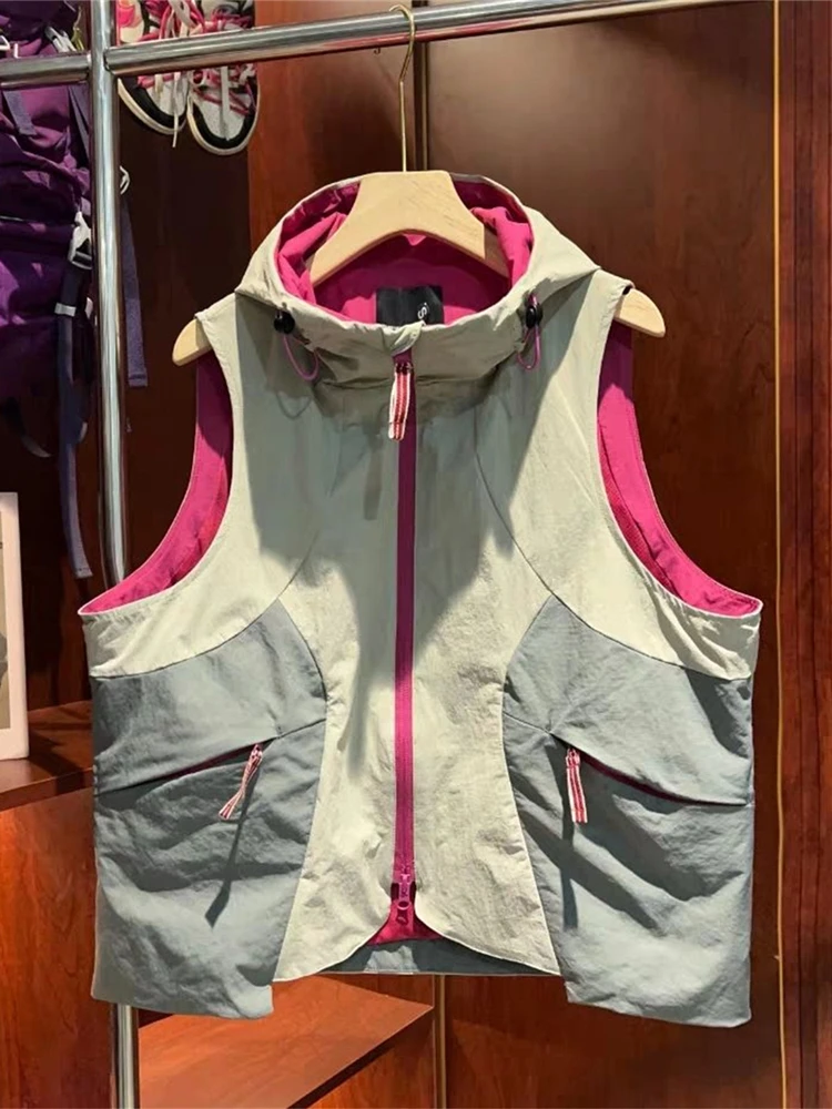 New Niche Outdoor Hiking, Fishing, Hooded Vest, Men's Women's Trendy Brand Splicing, Contrasting Colors, Camping, Outerwear Vest
New Niche Outdoor Hiking, Fishing, Hooded Vest, Men's Women's Trendy Brand Splicing, Contrasting Colors, Camping, Outerwear Vest