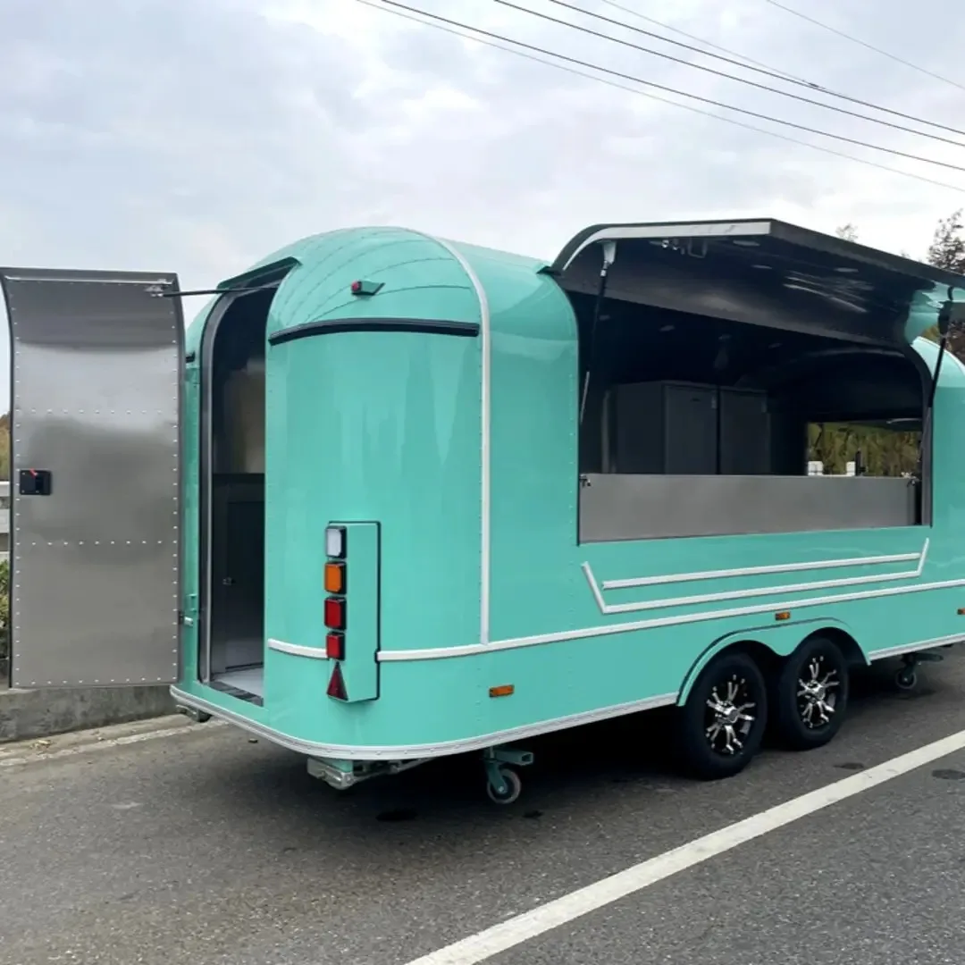 Фудтрак-прицеп для уличной еды: хот-доги, кофе, пицца. Мобильная кухня, полностью оборудованный кейтеринговый фургон.
Фудтрак-прицеп для уличной еды: хот-доги, кофе, пицца. Мобильная кухня, полностью оборудованный кейтеринговый фургон.