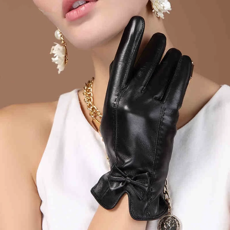 Women Winter Sheepsikn Leather Motocross Motorcycle Riding Gloves Touch Screen Windproof Warm Embroidery Women Female Driving
Women Winter Sheepsikn Leather Motocross Motorcycle Riding Gloves Touch Screen Windproof Warm Embroidery Women Female Driving