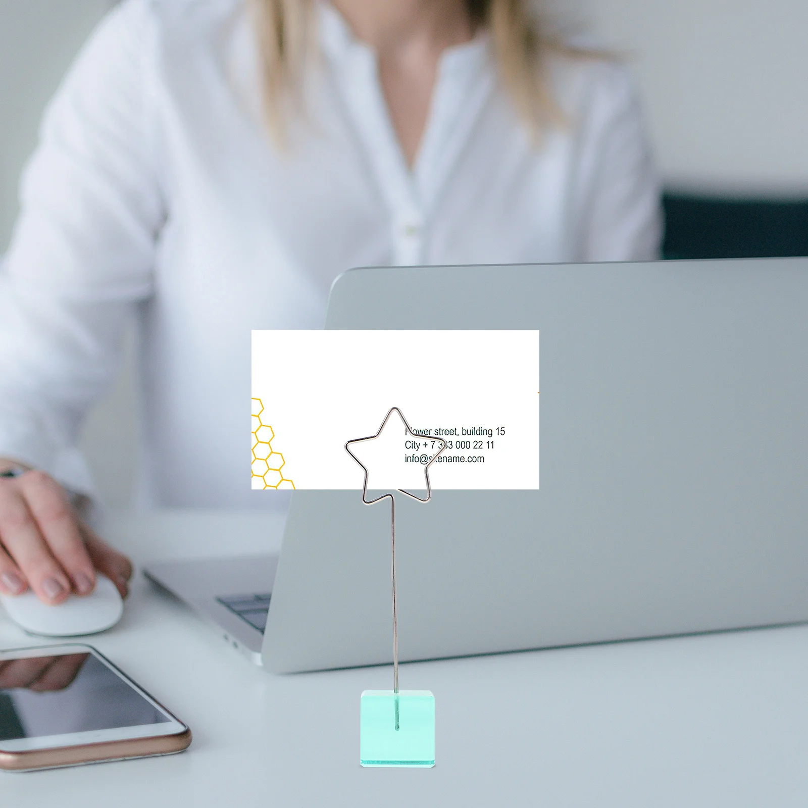 2Pcs Picture Holder Stand Modern Table Number Holders Gold Place Card Holder for Office Wedding Photo Display Clips
2Pcs Picture Holder Stand Modern Table Number Holders Gold Place Card Holder for Office Wedding Photo Display Clips