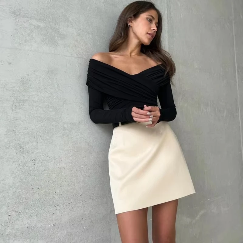 Sexy Off Shoulder Bodysuits Women Fashion Black Crossed Folds Skinny Rompers Long Sleeve Fashion Streetwear Autumn Bodysuits New
Sexy Off Shoulder Bodysuits Women Fashion Black Crossed Folds Skinny Rompers Long Sleeve Fashion Streetwear Autumn Bodysuits New