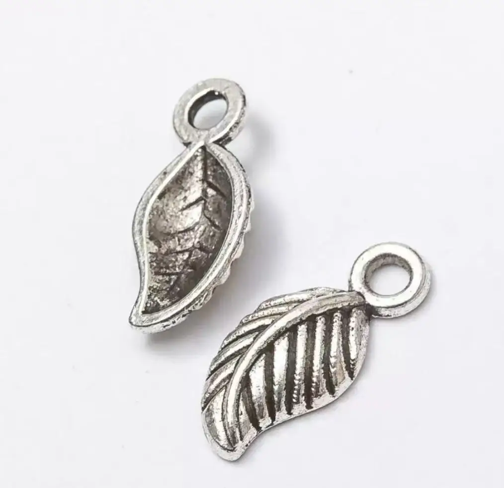50pcs 14*6.7mm Alloy meta tibetan silver color leaf pendants for DIY jewelry HWEF2790
50pcs 14*6.7mm Alloy meta tibetan silver color leaf pendants for DIY jewelry HWEF2790