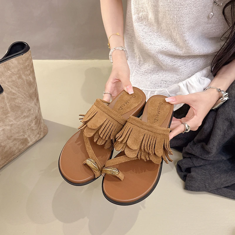 Casual Toe Fringe Flip Flops for Women's Summer Outdoor Wear, Wedge Heel Non Slip Sandals
Casual Toe Fringe Flip Flops for Women's Summer Outdoor Wear, Wedge Heel Non Slip Sandals