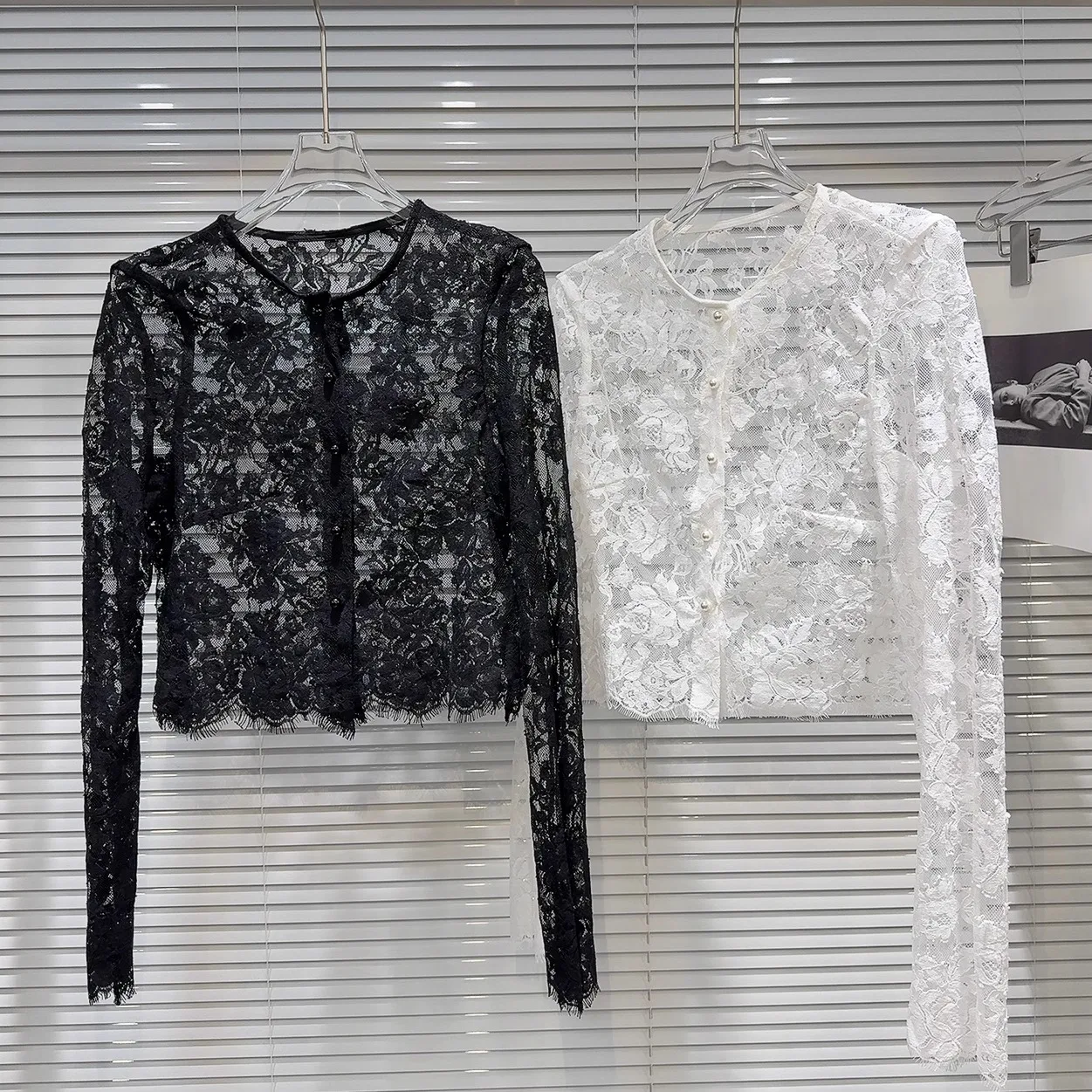 Ele Pure Color round Ne Pearl Button Lace irt Women's Faionable Small irt French Sle Slim Fit Long Sve
Ele Pure Color round Ne Pearl Button Lace irt Women's Faionable Small irt French Sle Slim Fit Long Sve