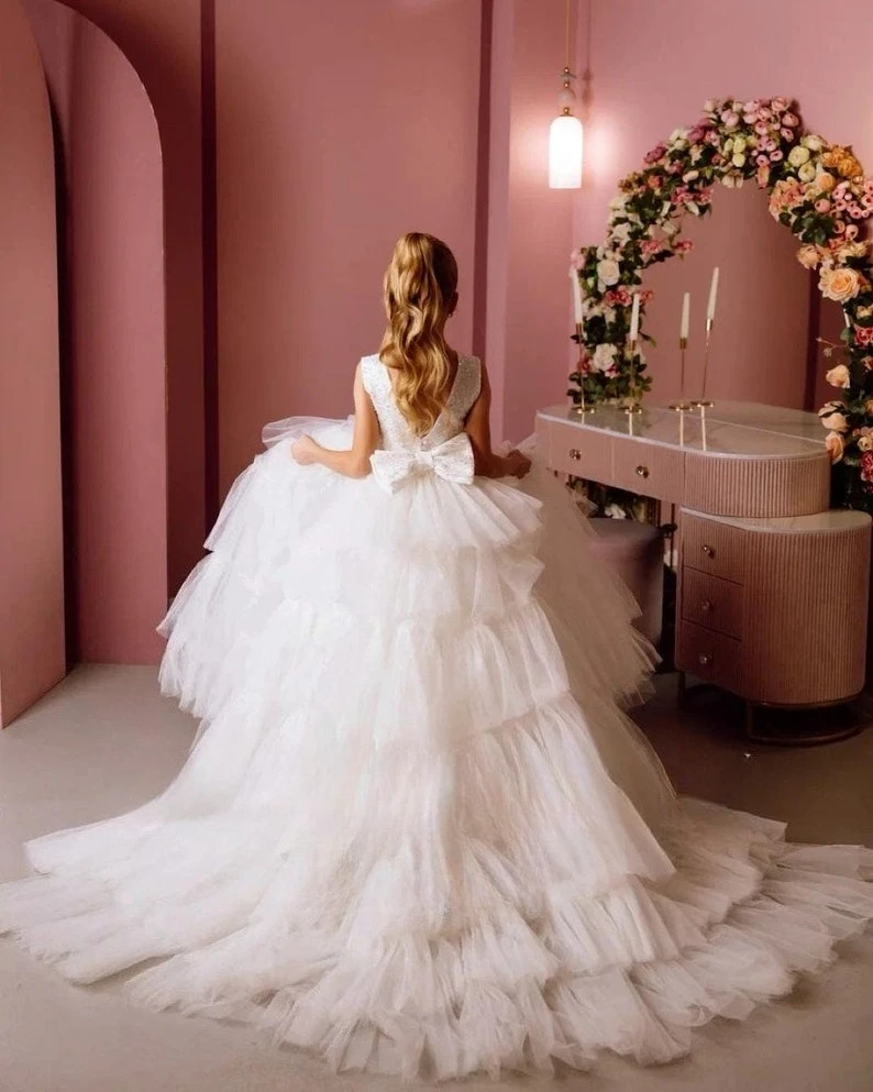 Flower Girl Dress Wedding Dress Girl Satin Tulle with Train Sparkle Kids Ivory Toddler Dress Princess Girls Party Ball Gown
Flower Girl Dress Wedding Dress Girl Satin Tulle with Train Sparkle Kids Ivory Toddler Dress Princess Girls Party Ball Gown