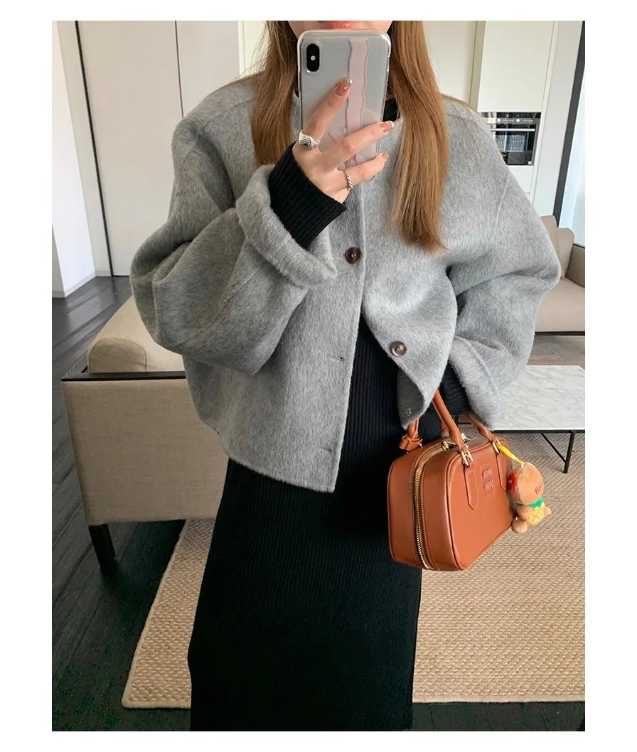 Round Neck Short Double-Sided Woolen Coat 2025 Autumn/winter Korean Version Simple Silhouette Wool Coat
Round Neck Short Double-Sided Woolen Coat 2025 Autumn/winter Korean Version Simple Silhouette Wool Coat