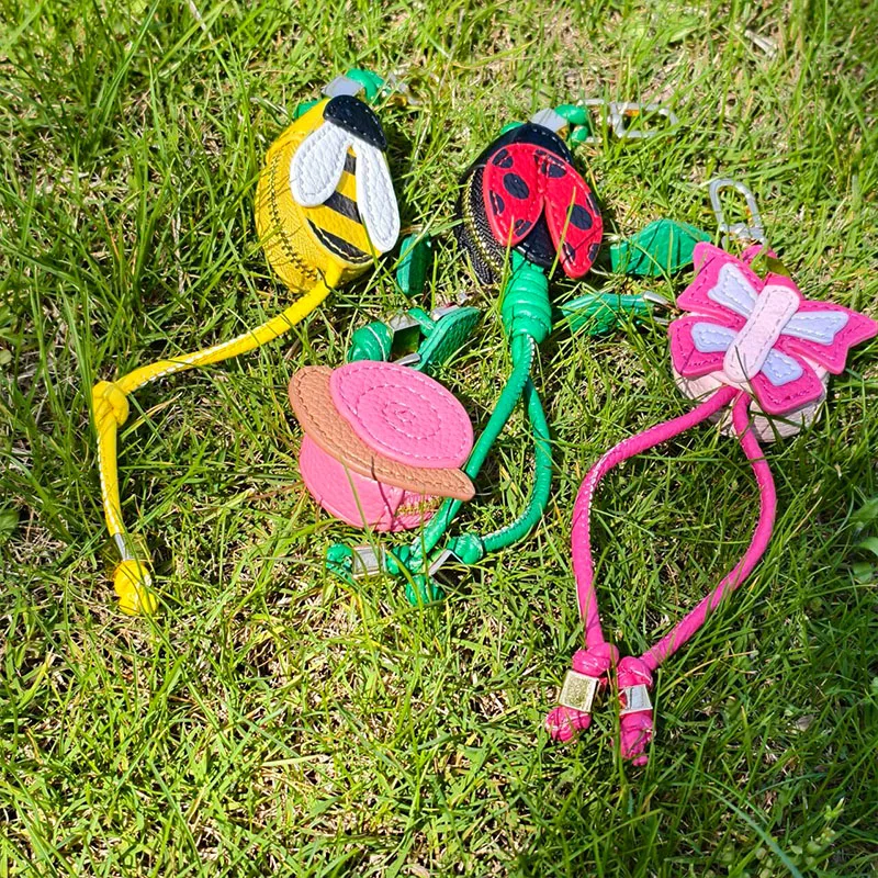 Insect Series Ladybug Bee Coin Purse Minimalist Mini Wallet Keychain Bag Coin Storage Pouch Cute Daily Accessories
Insect Series Ladybug Bee Coin Purse Minimalist Mini Wallet Keychain Bag Coin Storage Pouch Cute Daily Accessories