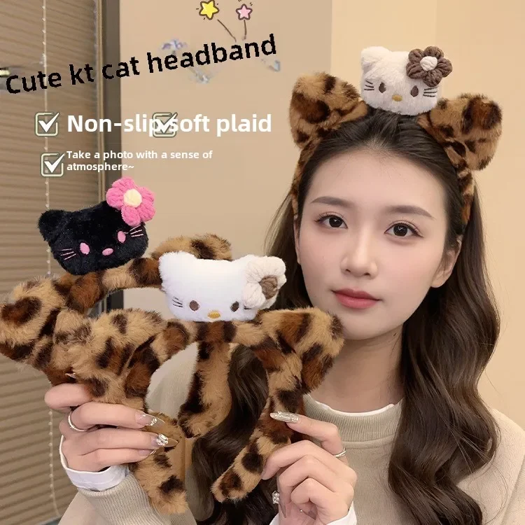 Cute cat plush headband for washing face, female 2024 new autumn and winter cartoon compression hair tie clip
Cute cat plush headband for washing face, female 2024 new autumn and winter cartoon compression hair tie clip