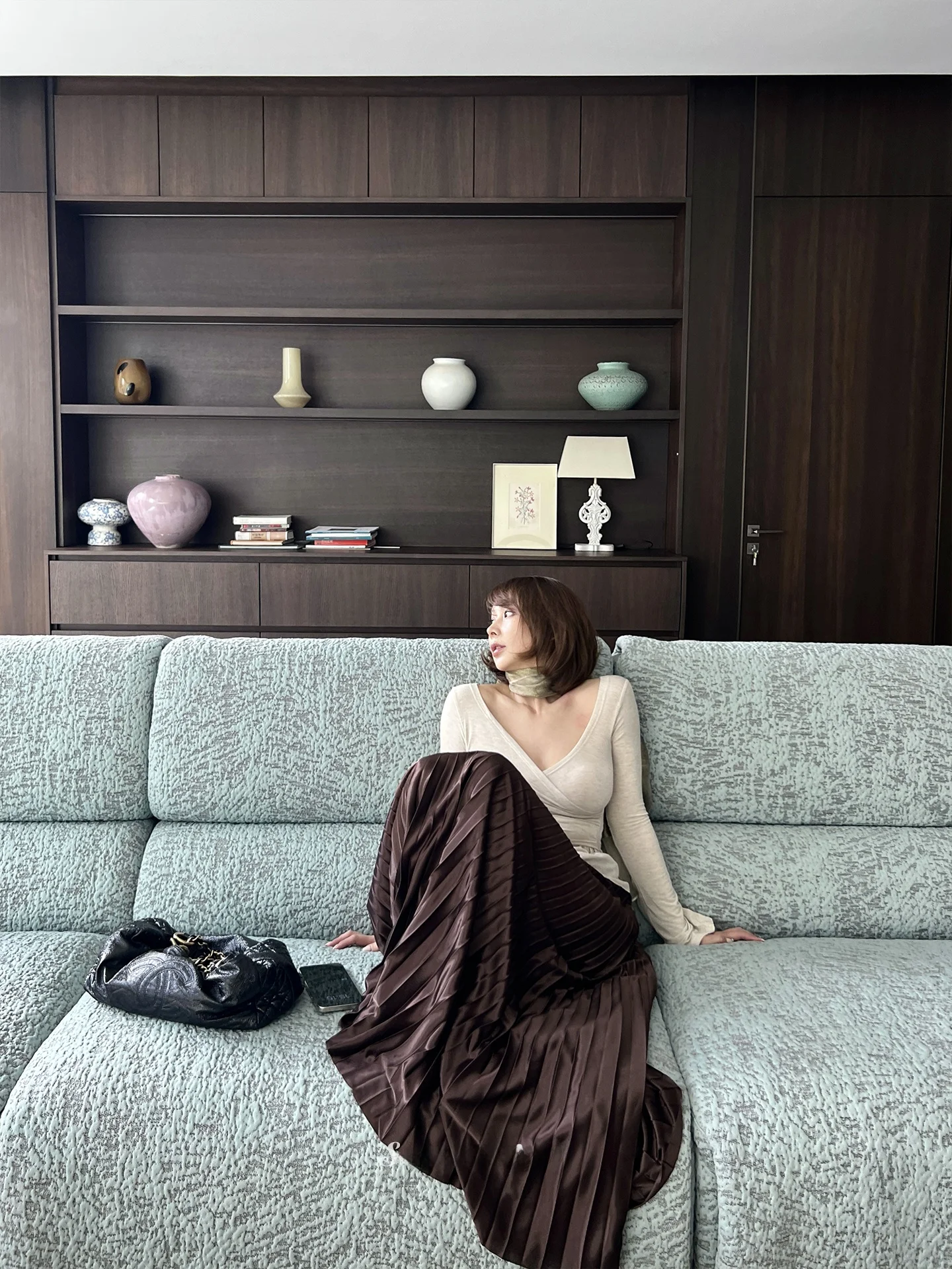 Secret Dindi Long Satin Glossy Coffee Color Pleated Skirt High Waist Loose Fit Versatile Women's Midi Skirt
Secret Dindi Long Satin Glossy Coffee Color Pleated Skirt High Waist Loose Fit Versatile Women's Midi Skirt