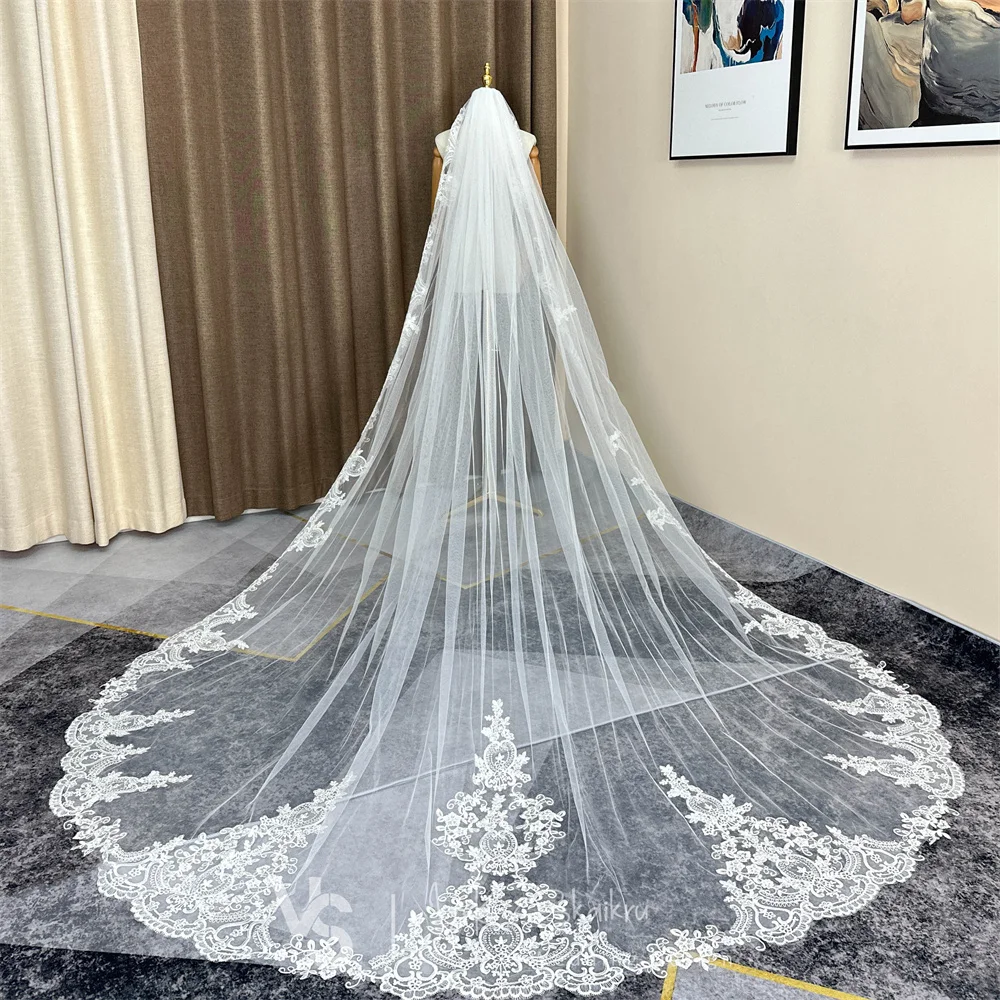 B Glamorous Cathedral Bridal Veil with Stunning Ivory Lace Applique Edge Elegant Comb Luxurious Long Wedding Veil Bride
B Glamorous Cathedral Bridal Veil with Stunning Ivory Lace Applique Edge Elegant Comb Luxurious Long Wedding Veil Bride