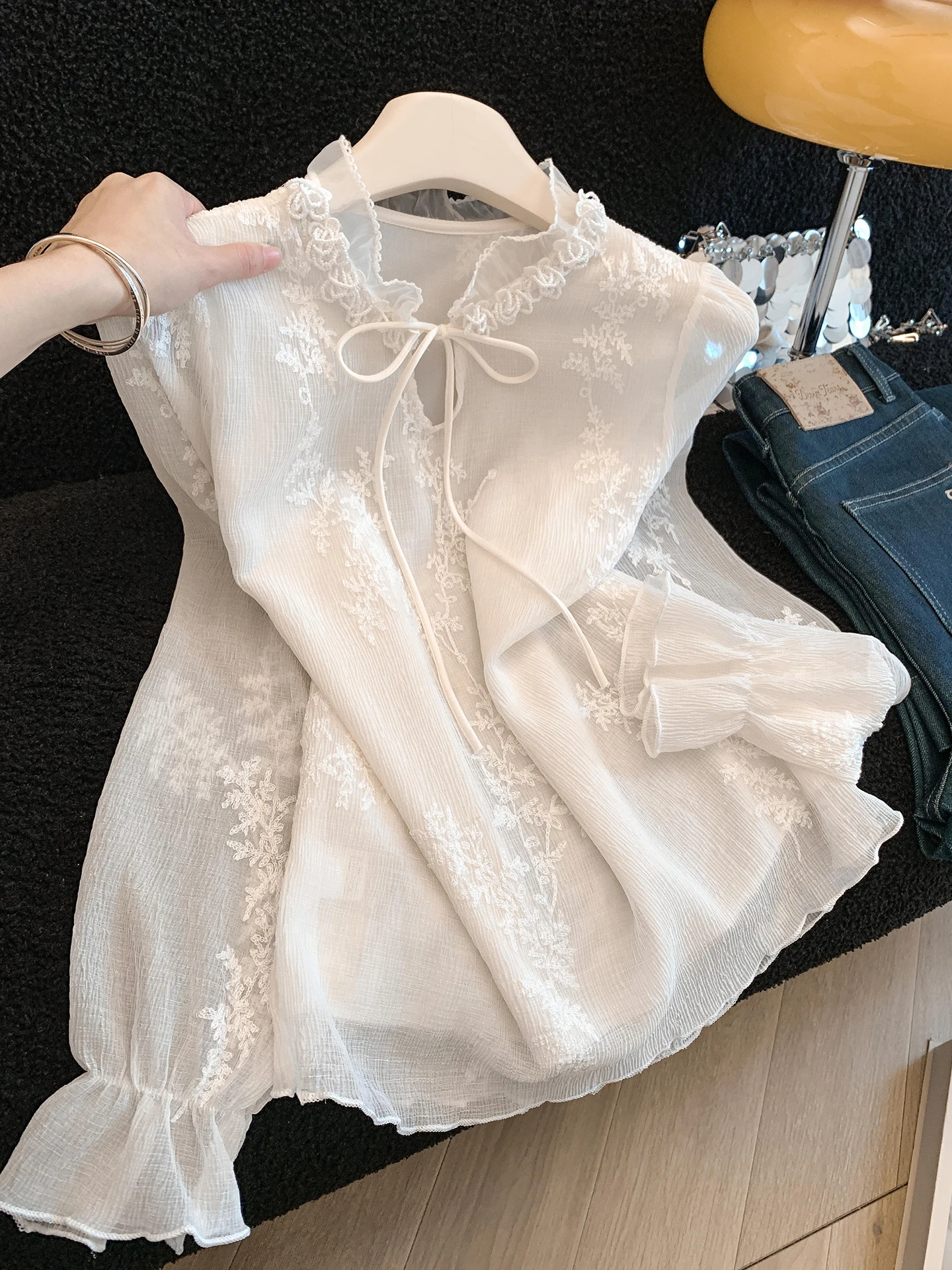Loose Lace Shirt with Bow Knot White Spring Fashion for Women Knot Tunic Top Guangzhou Thirteenth Factory
Loose Lace Shirt with Bow Knot White Spring Fashion for Women Knot Tunic Top Guangzhou Thirteenth Factory