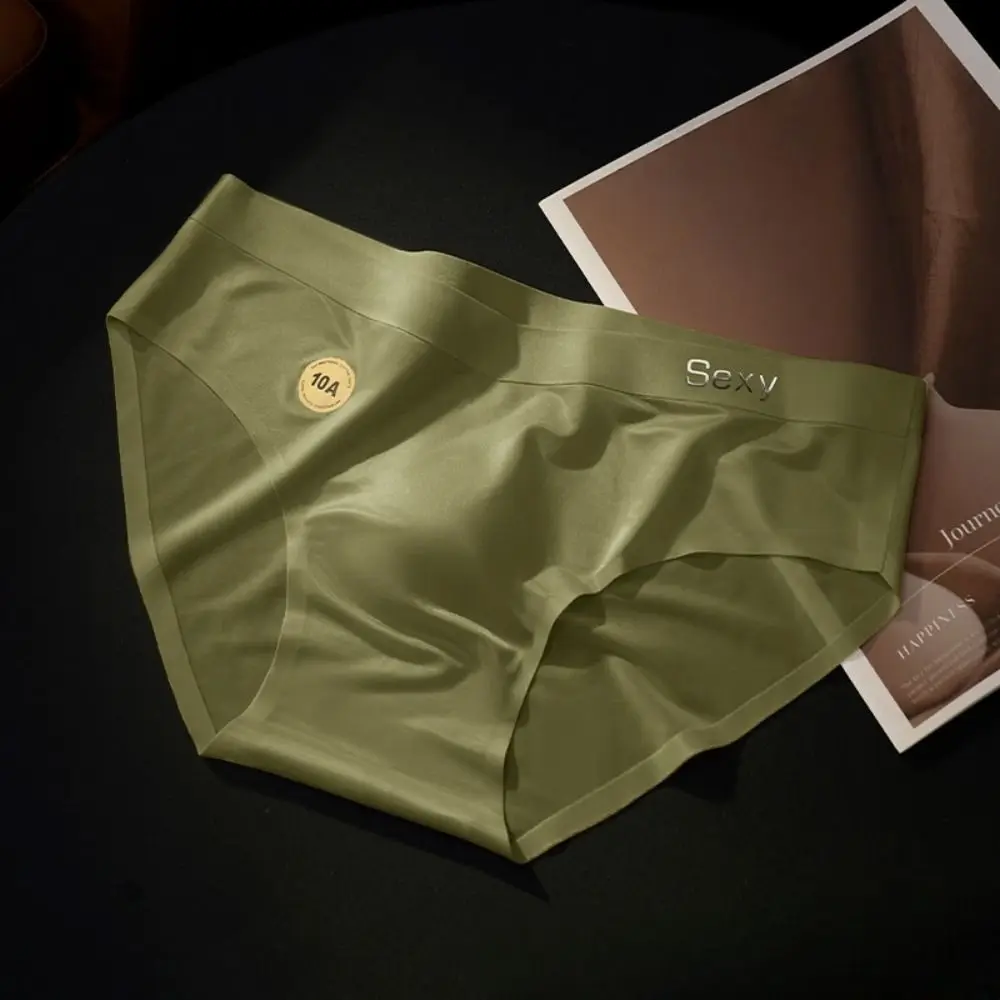 Solid Color Summer Thin Satin Briefs Men Simple Breathable Ice Silk Panties Quick Dry Lingerie Seamless Underwear Men Summer
Solid Color Summer Thin Satin Briefs Men Simple Breathable Ice Silk Panties Quick Dry Lingerie Seamless Underwear Men Summer