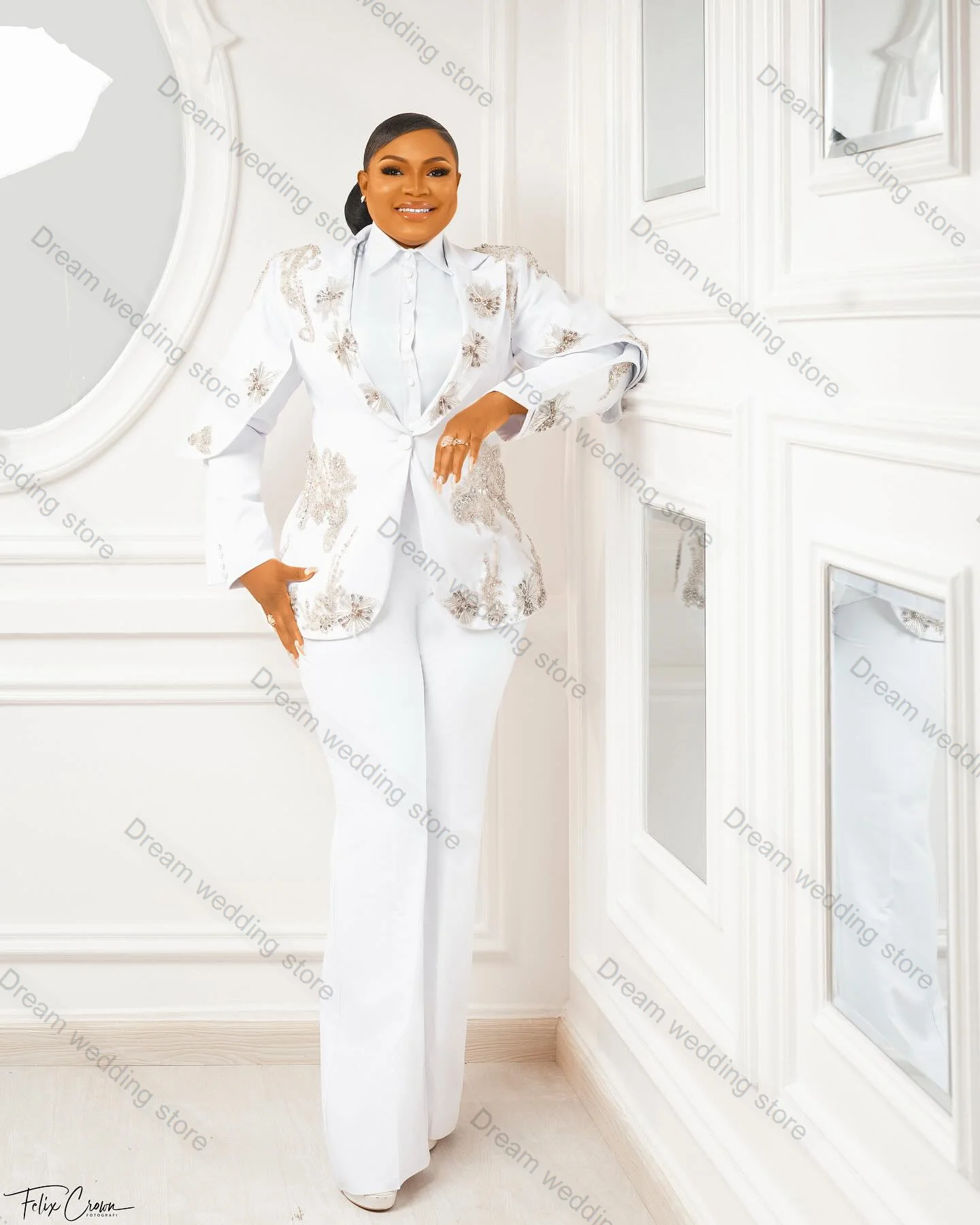 White Cape Women Suit Pants Set 2 Piece Crystals Blazer+Trousers Formal Office Lady Jacket Wedding Tuxedos Customized Coat
White Cape Women Suit Pants Set 2 Piece Crystals Blazer+Trousers Formal Office Lady Jacket Wedding Tuxedos Customized Coat