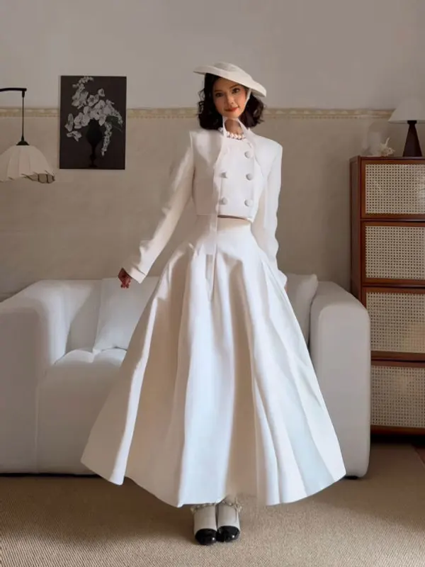 Elegant Outerwear And Skirt Set Fashionable Two-Piece Ensemble Spring Collection Long Sleeve round Neck Button Closure
Elegant Outerwear And Skirt Set Fashionable Two-Piece Ensemble Spring Collection Long Sleeve round Neck Button Closure