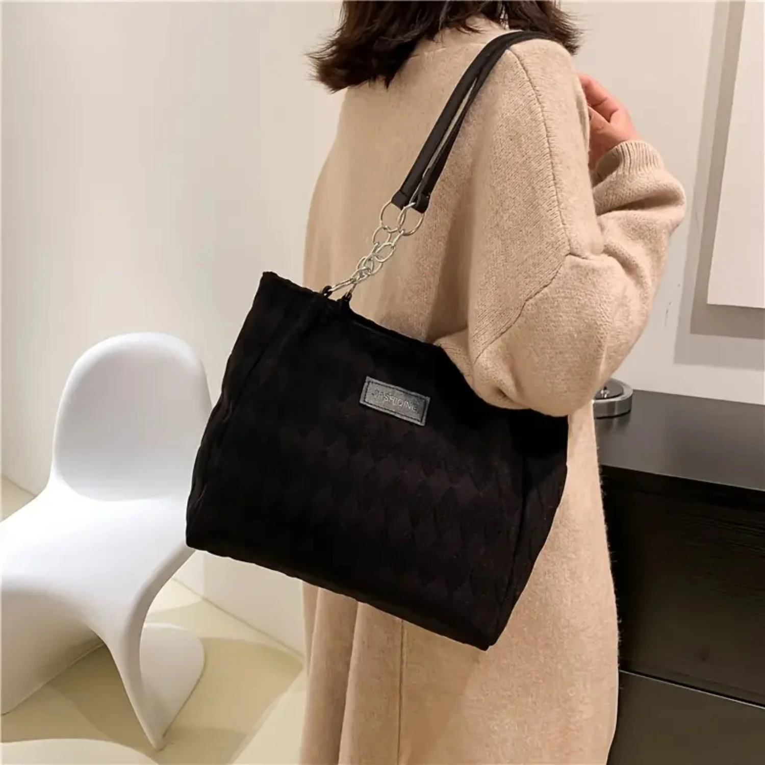 Patch Detail Tote Bag, Women's Fashion Large Capacity Shoulder Bag Casual Handbag For Work
Patch Detail Tote Bag, Women's Fashion Large Capacity Shoulder Bag Casual Handbag For Work