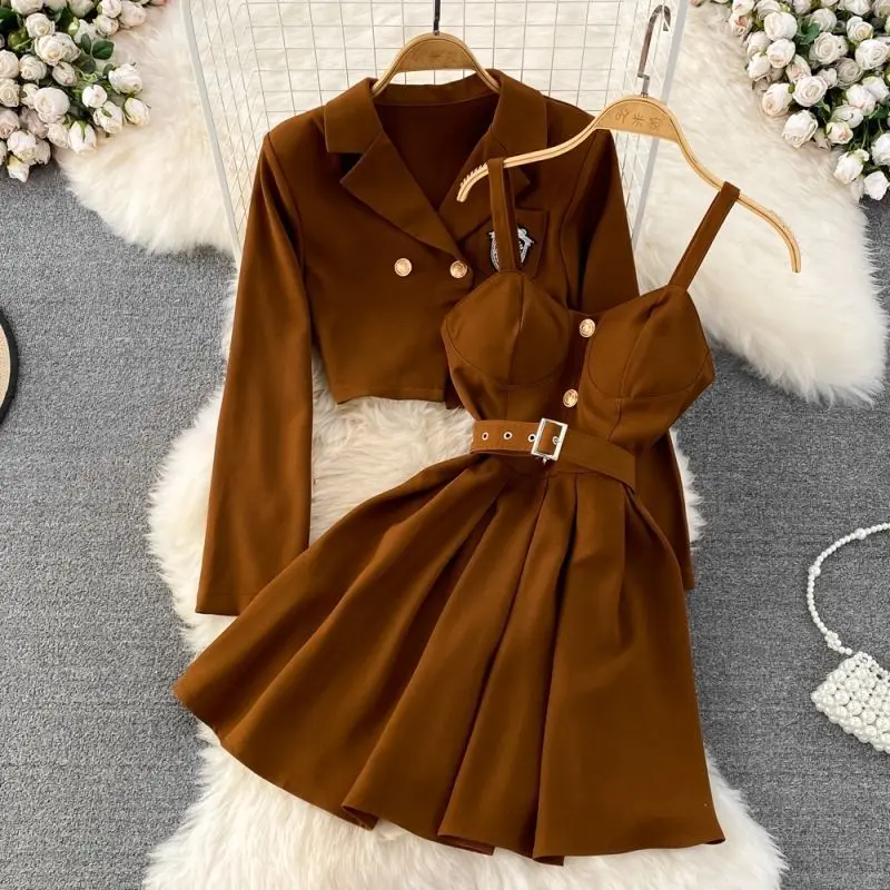 College Style Dress Spring And Autumn New Women Retro Suit Short Coat Age Reduction Two Sets Halter Skirt
College Style Dress Spring And Autumn New Women Retro Suit Short Coat Age Reduction Two Sets Halter Skirt