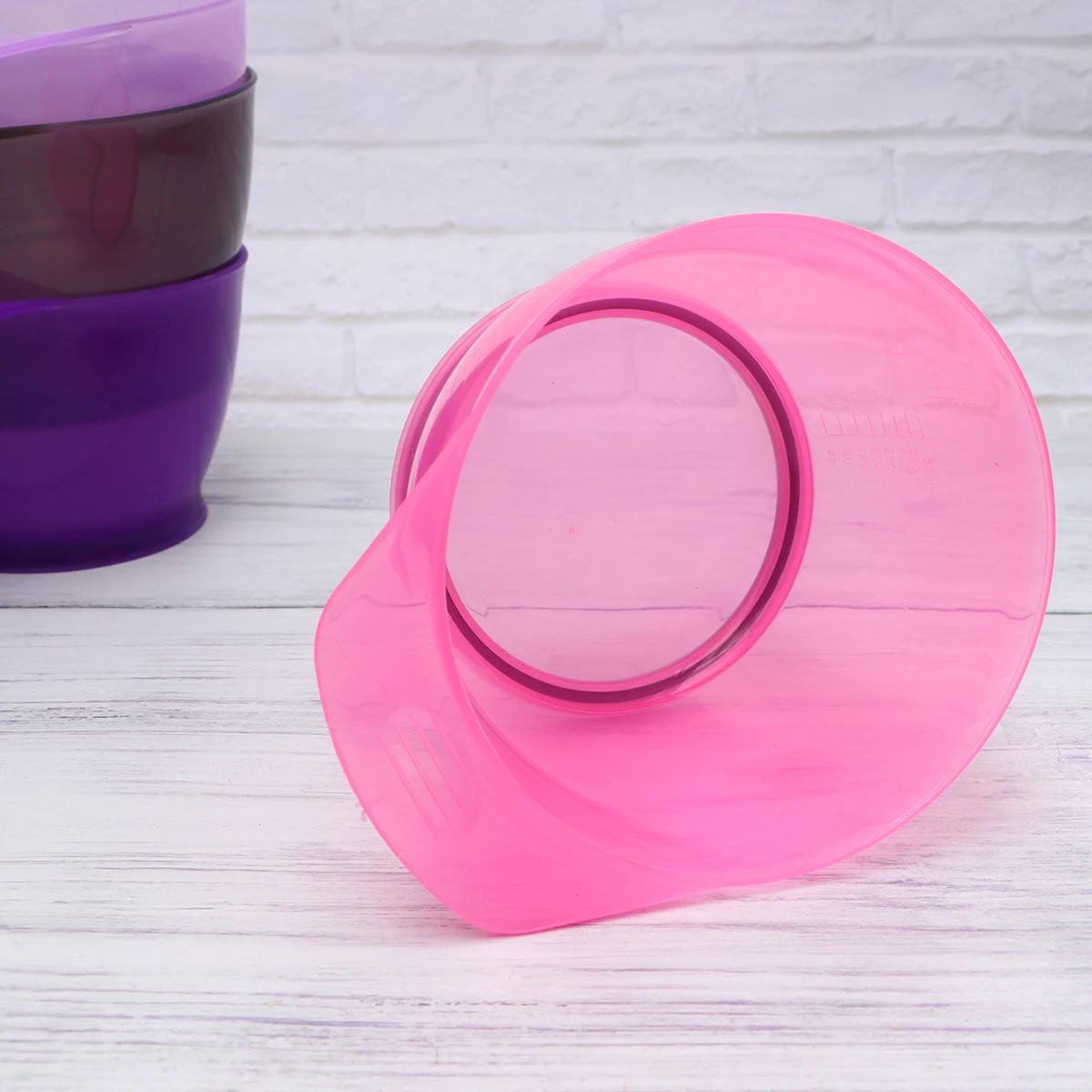 3Pcs DIY Hair Dye Bowl Thickened Plastic Coloring Bowl for Home Salon Use Easy Hold Dyeing Tool No Spill Design
3Pcs DIY Hair Dye Bowl Thickened Plastic Coloring Bowl for Home Salon Use Easy Hold Dyeing Tool No Spill Design