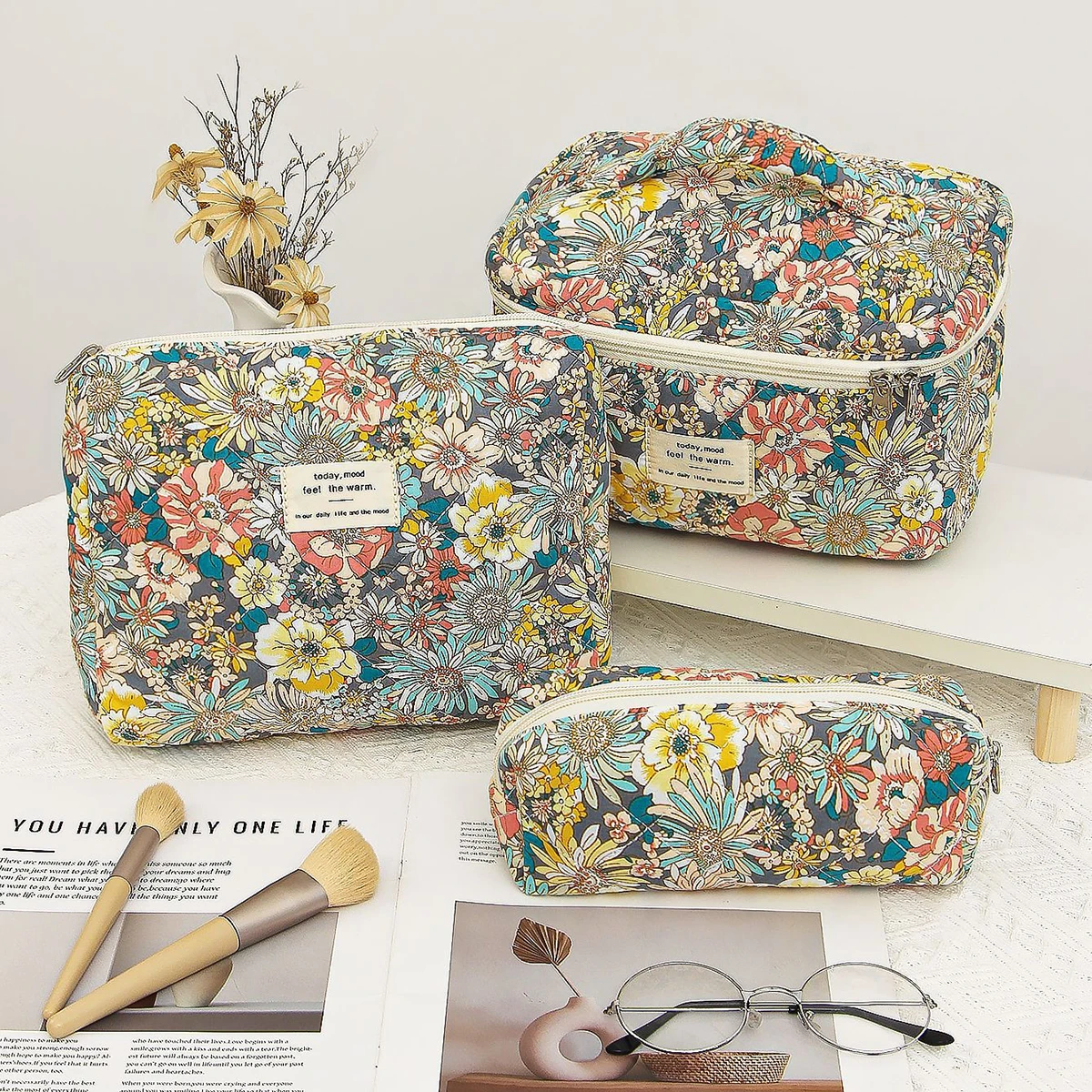 Модная женская стеганая косметичка с цветочным принтом, портативная дорожная сумка для хранения макияжа, мини-органайзер, косметичка
Модная женская стеганая косметичка с цветочным принтом, портативная дорожная сумка для хранения макияжа, мини-органайзер, косметичка