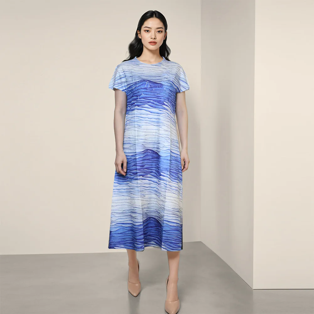 High-end contrasting color printing short-sleeved pleated dress loose large size medium and long printed skirt fashionable simpl
High-end contrasting color printing short-sleeved pleated dress loose large size medium and long printed skirt fashionable simpl