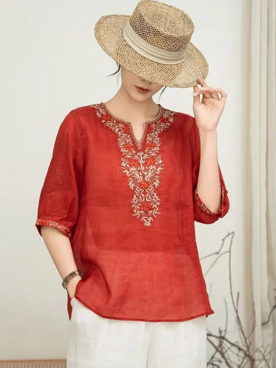 Retro Ethnic Cotton Linen Embroidered V-Neck Shirt Women Summer New Loose Chinese Style Button Artistic Small Top Women
Retro Ethnic Cotton Linen Embroidered V-Neck Shirt Women Summer New Loose Chinese Style Button Artistic Small Top Women