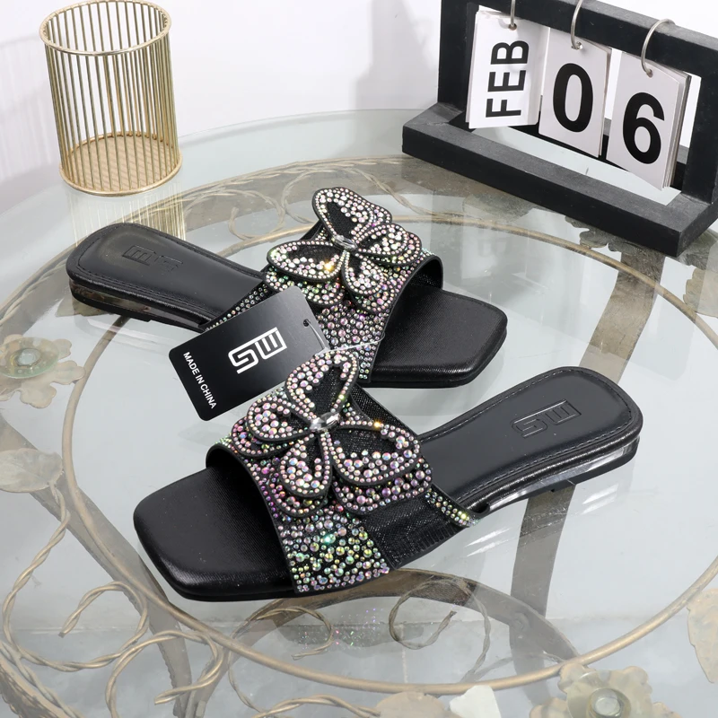 Women's slippers summer of 2025 the new rhinestone slippers bow fashion flat sandals dragged outside pearl luxurious and elegant
Women's slippers summer of 2025 the new rhinestone slippers bow fashion flat sandals dragged outside pearl luxurious and elegant
